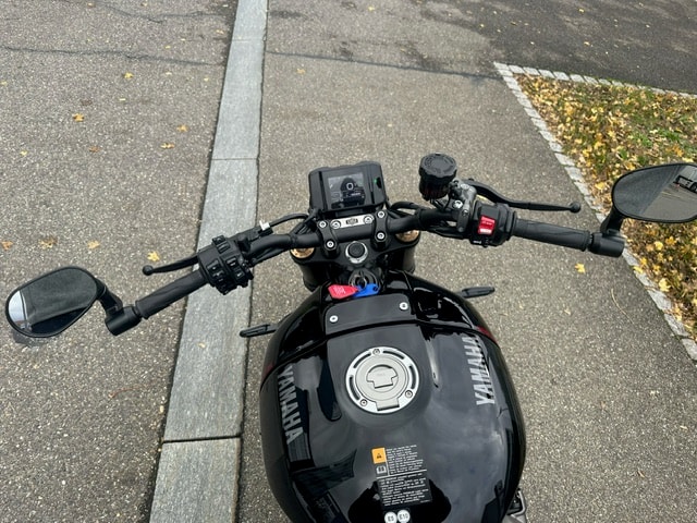 YAMAHA XSR 900-image-1