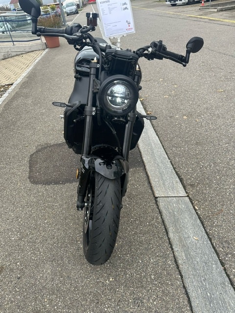 YAMAHA XSR 900-image-3