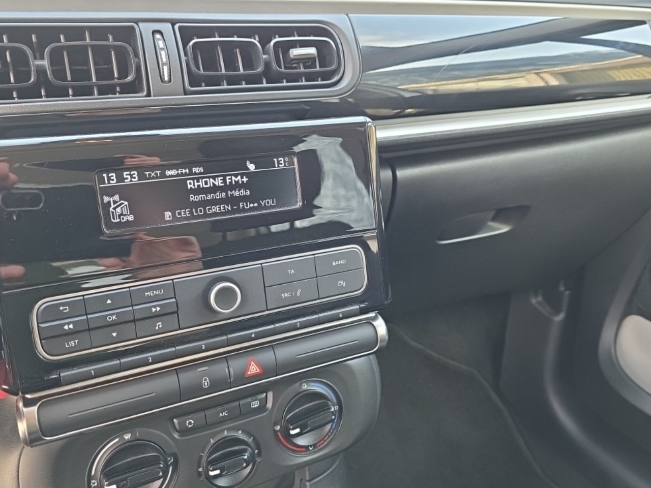 CITROEN C3 1.2i PureTech Feel-image-11