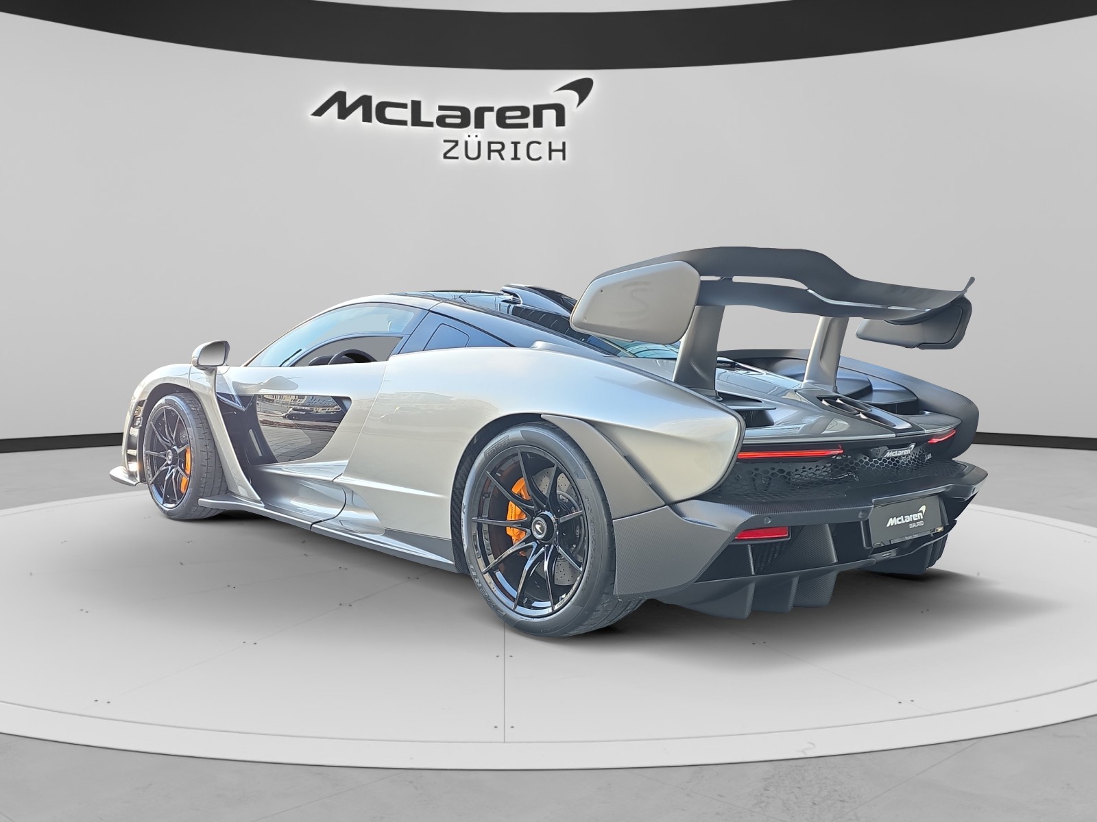 McLAREN SENNA-showroom-element-2