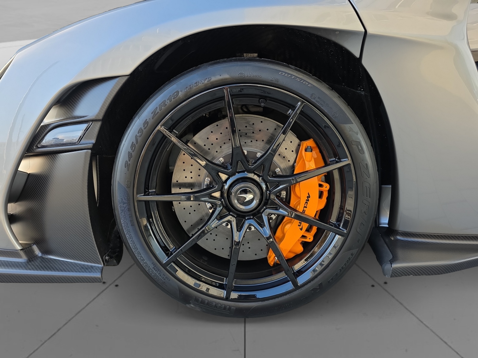 McLAREN SENNA-image-8