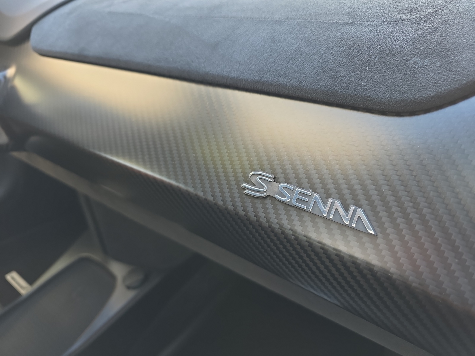 McLAREN SENNA-image-16