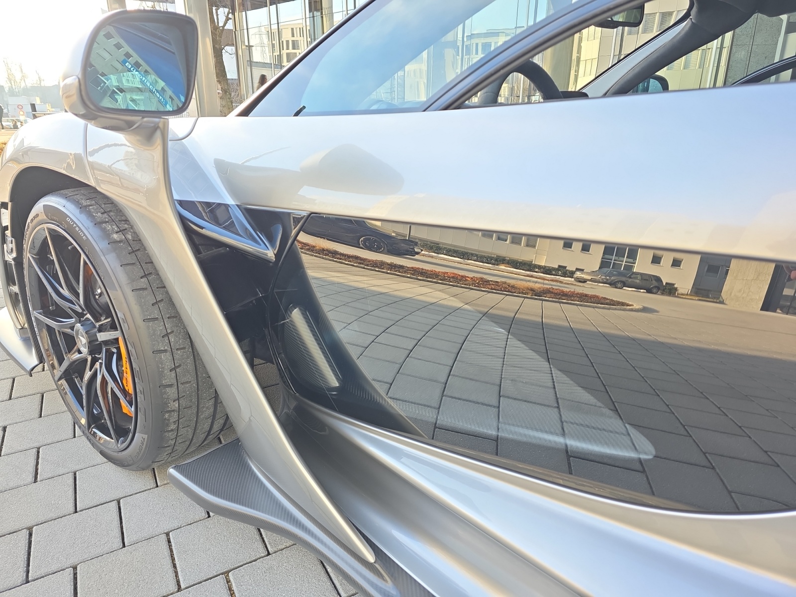 McLAREN SENNA-image-24