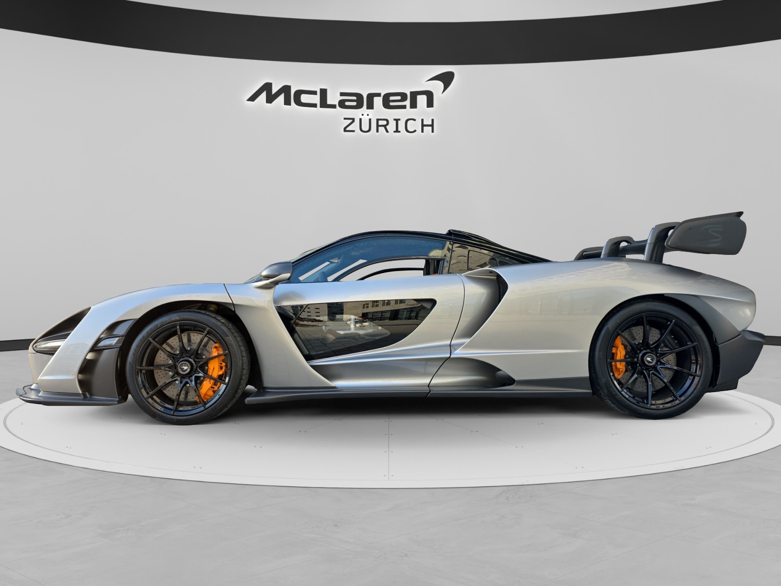 McLAREN SENNA-showroom-element-1