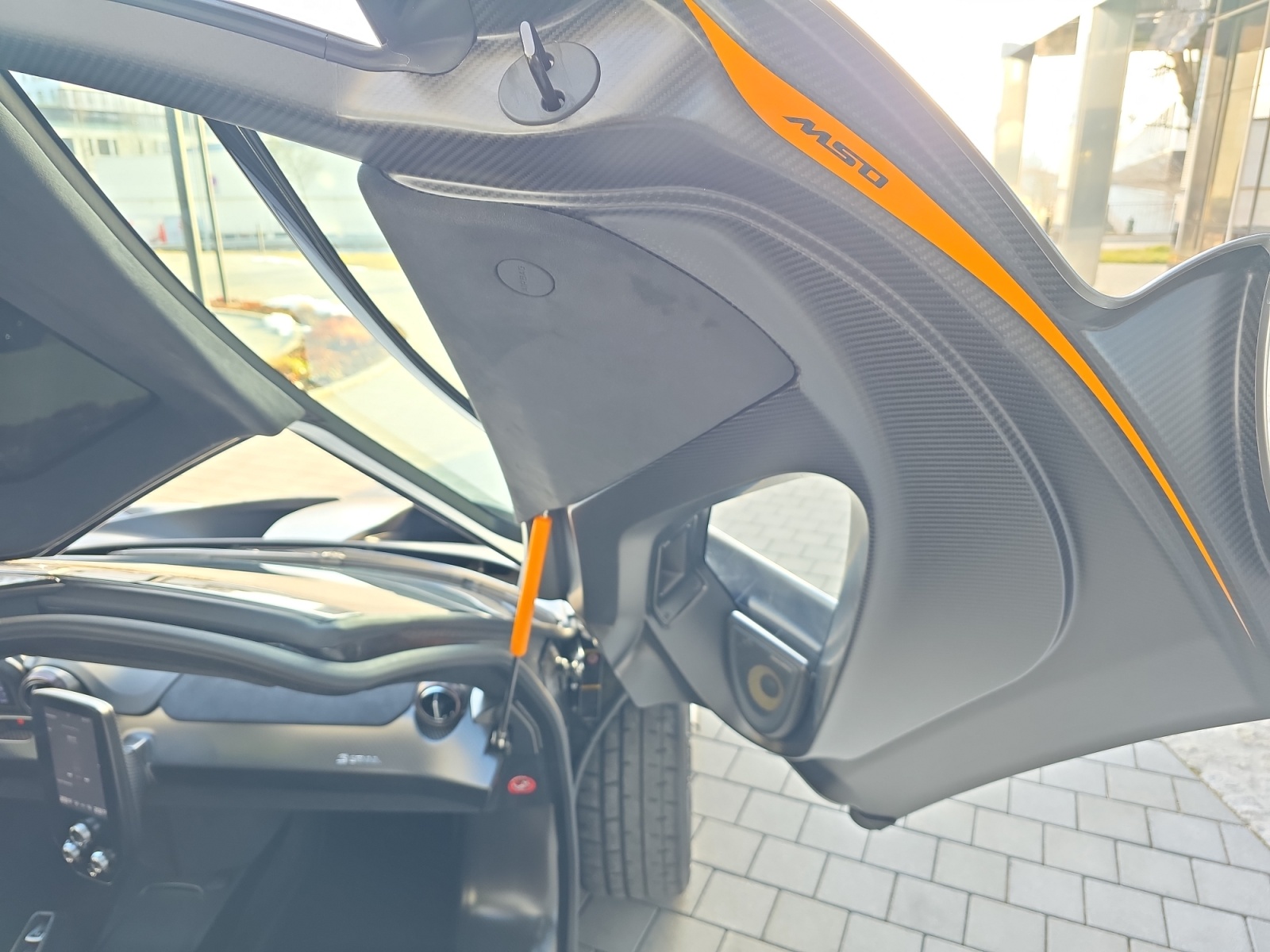 McLAREN SENNA-image-17