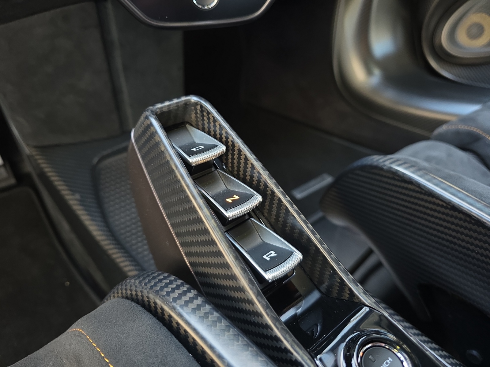McLAREN SENNA-image-18