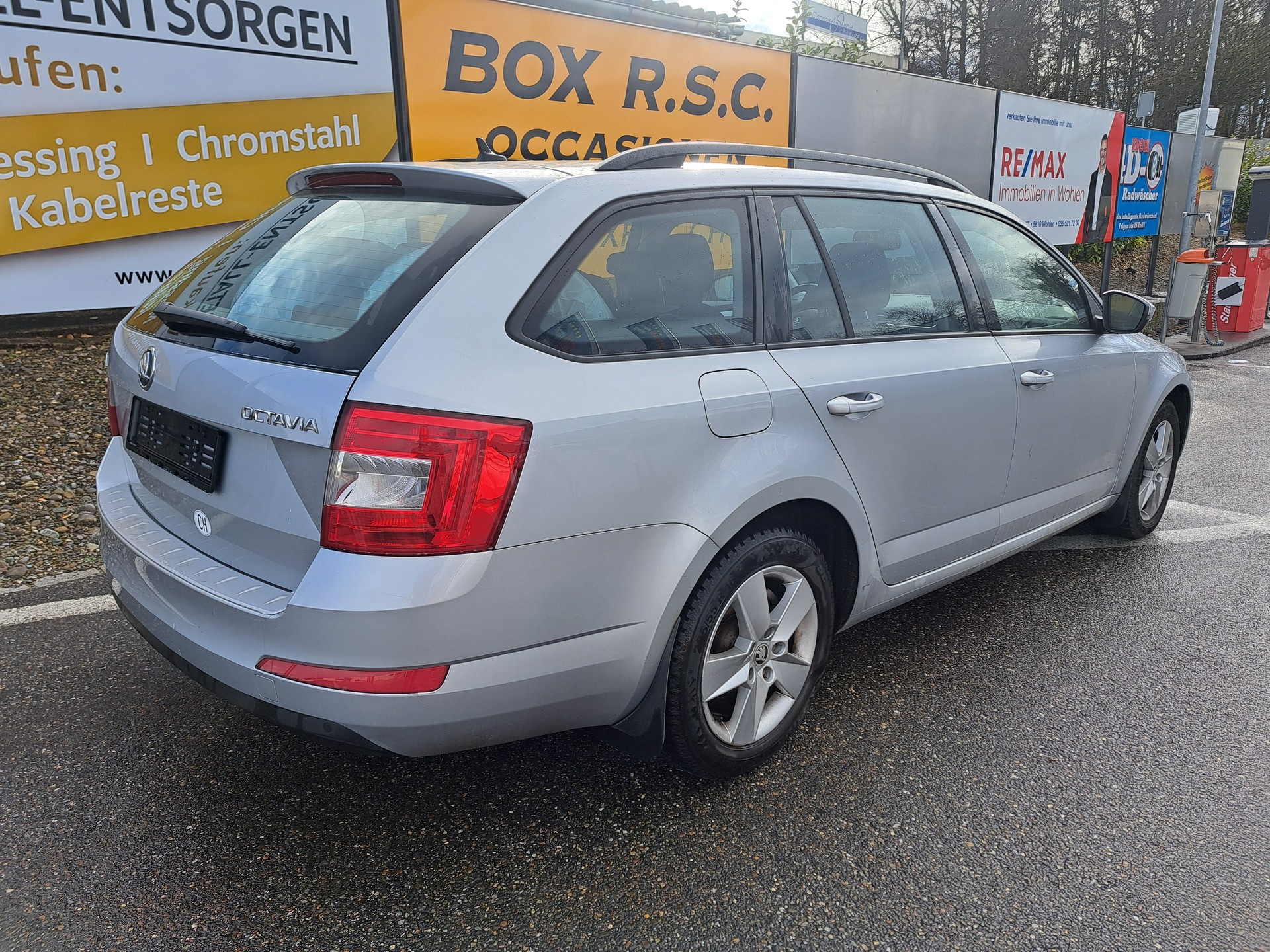 SKODA Octavia Combi 1.6 TDI Ambition DSG-image-1