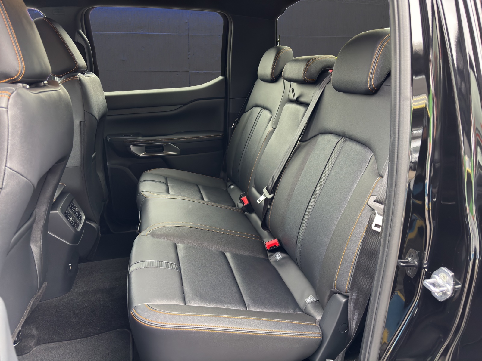 FORD Ranger Doppel-Kabine Pick-up 2.0 EcoBlue 205 PS 4x4 Wildtrak AUTOMAT-image-12