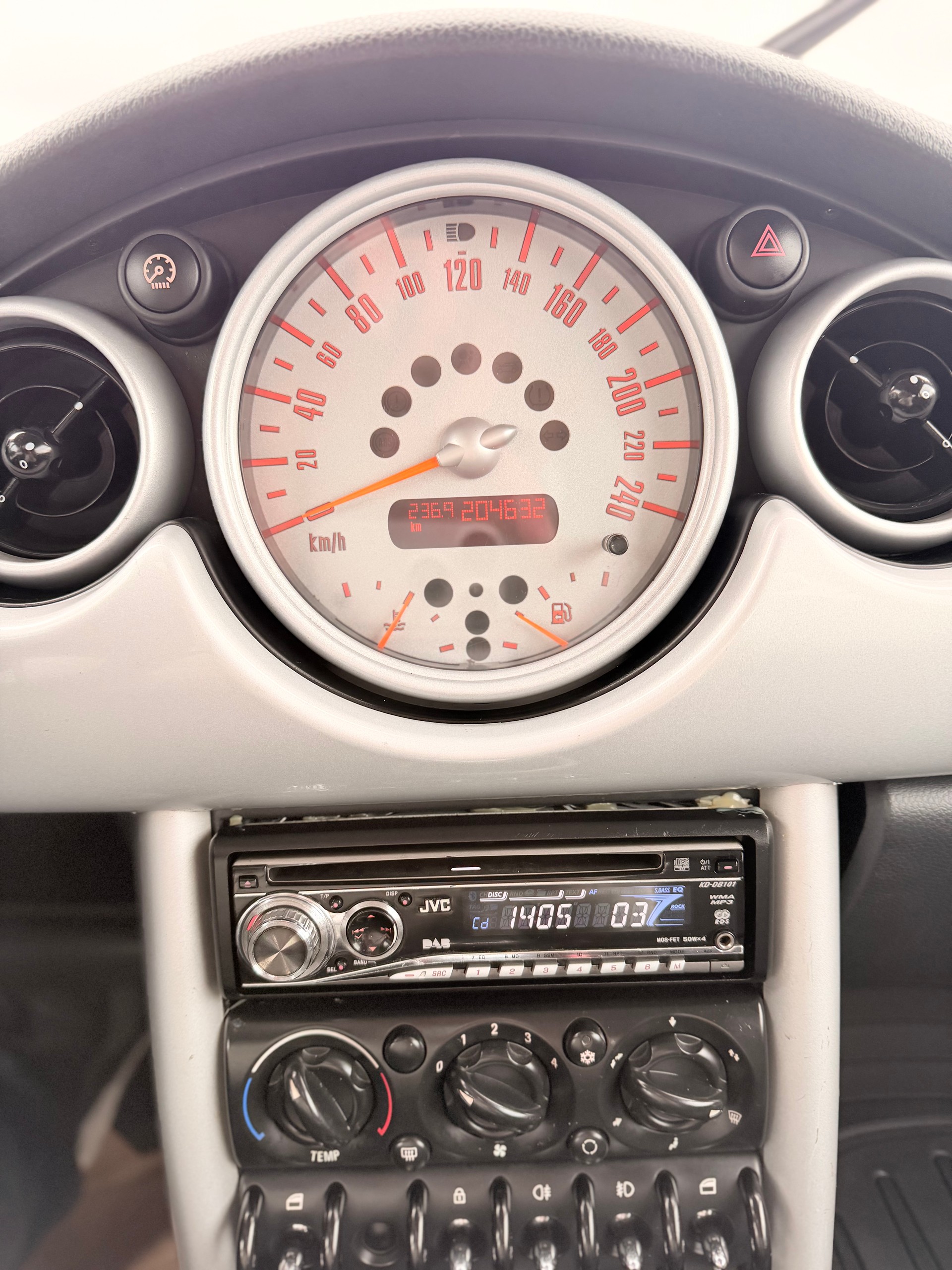 MINI Cooper-image-13