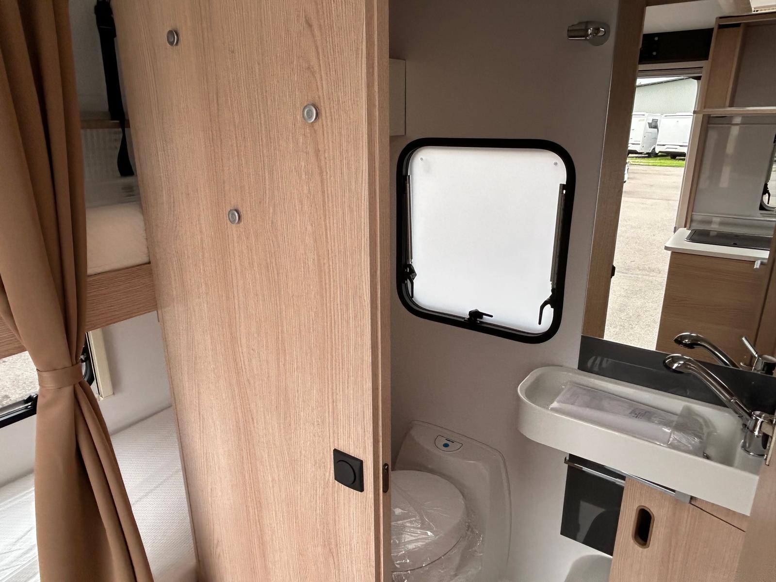 ADRIA Matrix Axess 650 DL-image-11