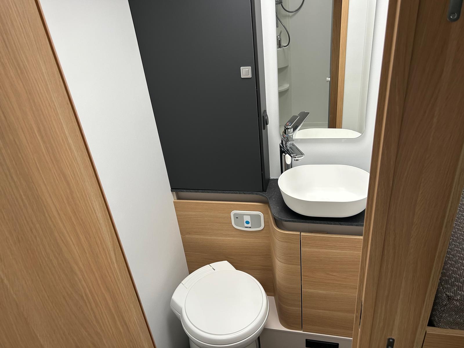 ADRIA Matrix Axess 650 DL-image-14