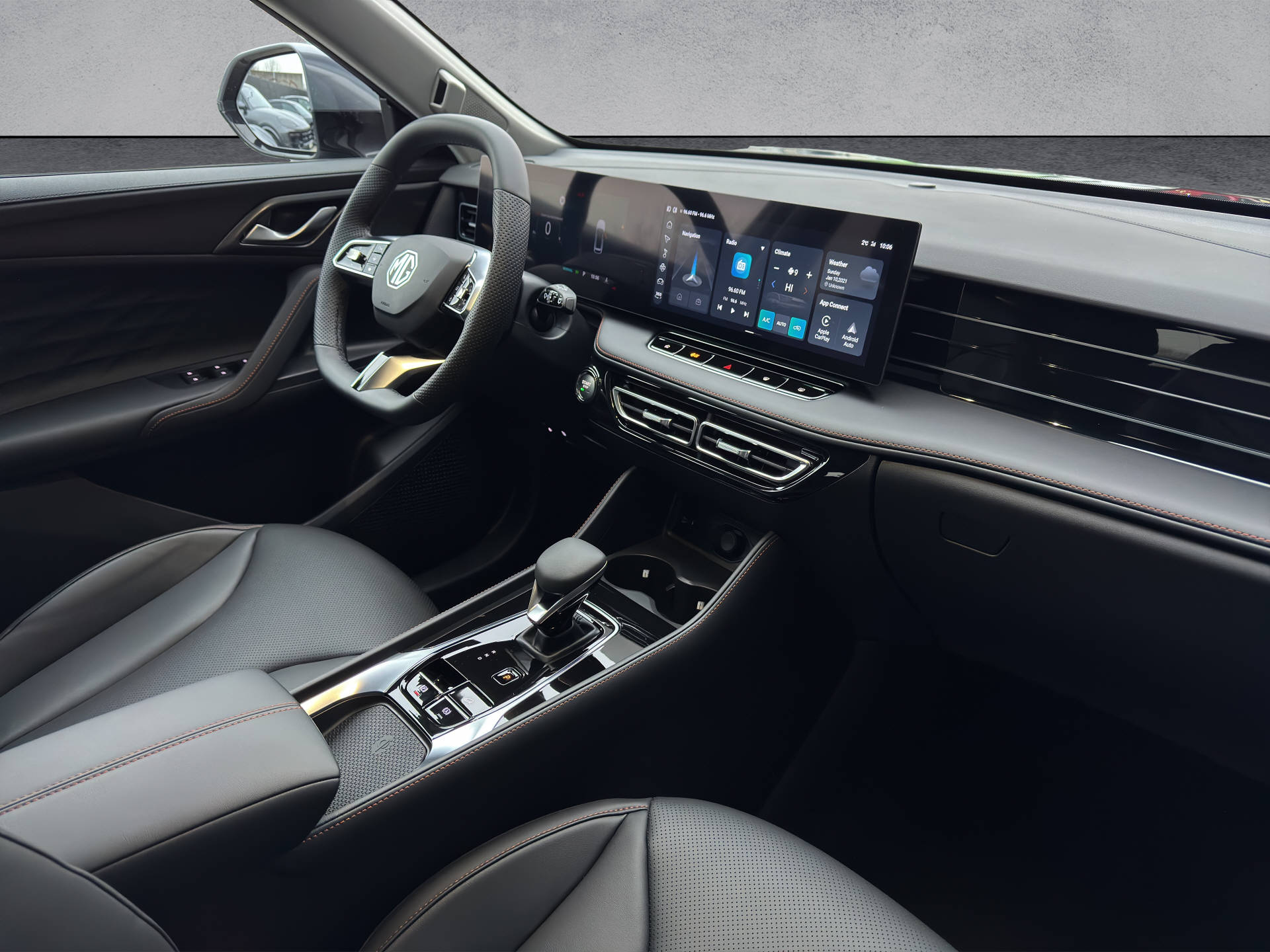 MG HS 1.5 PHEV Luxury-image-11