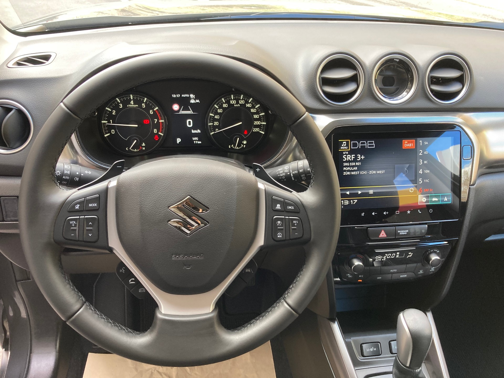 SUZUKI Vitara 1.4 Boosterjet Compact Top 4x4 Hybrid Automatic-image-4
