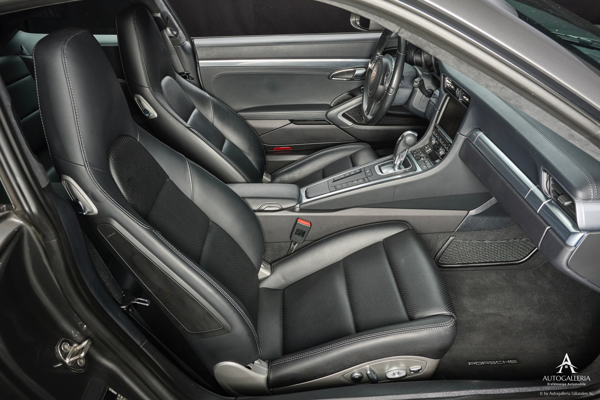 PORSCHE 911 Carrera 4S PDK-image-9