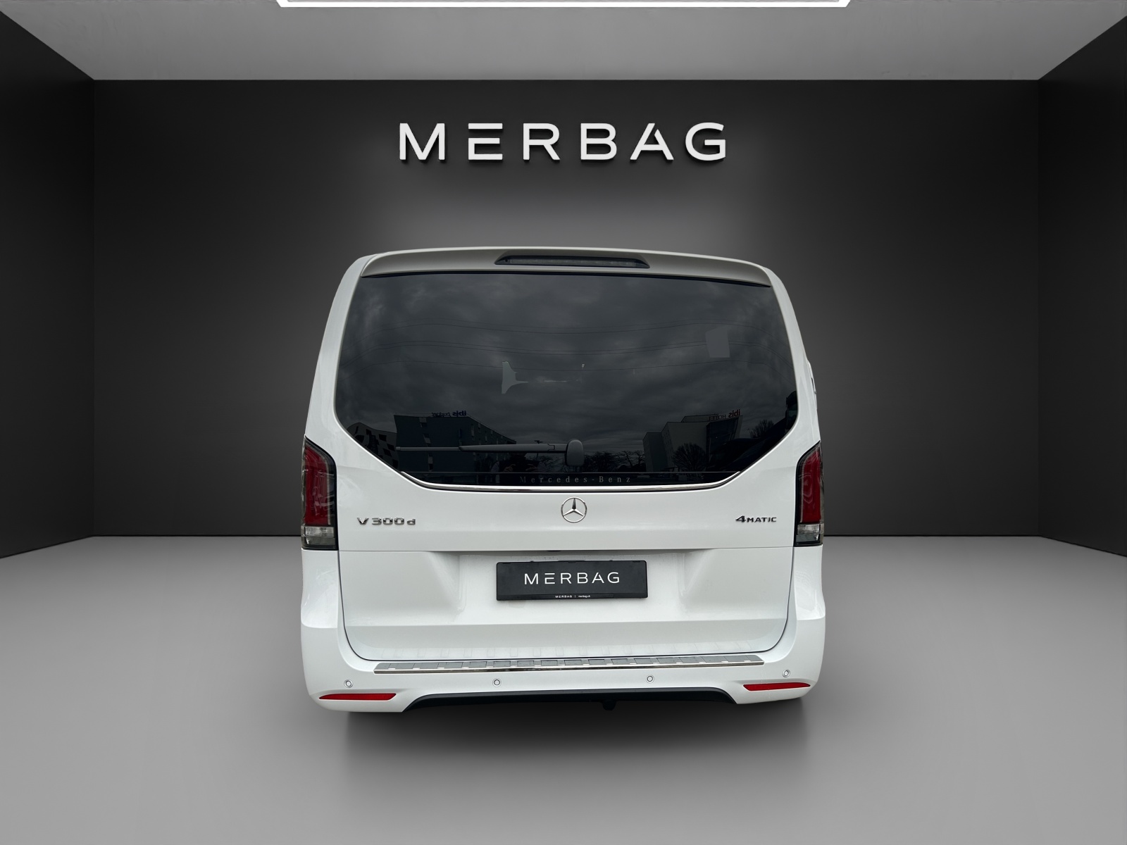 MERCEDES-BENZ V 300 d lang Swiss Edition 9G-Tronic-image-5