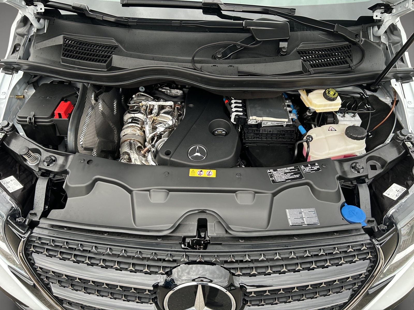 MERCEDES-BENZ V 300 d lang Swiss Edition 9G-Tronic-image-11
