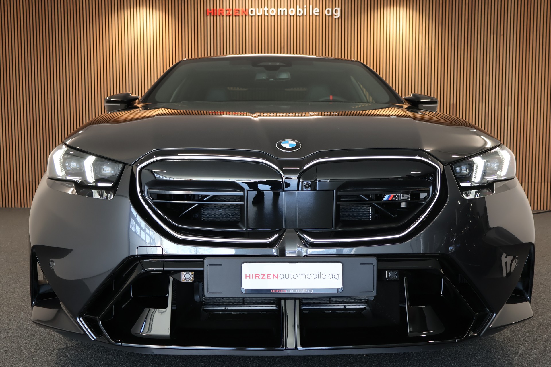 BMW M5 xDrive-image-31