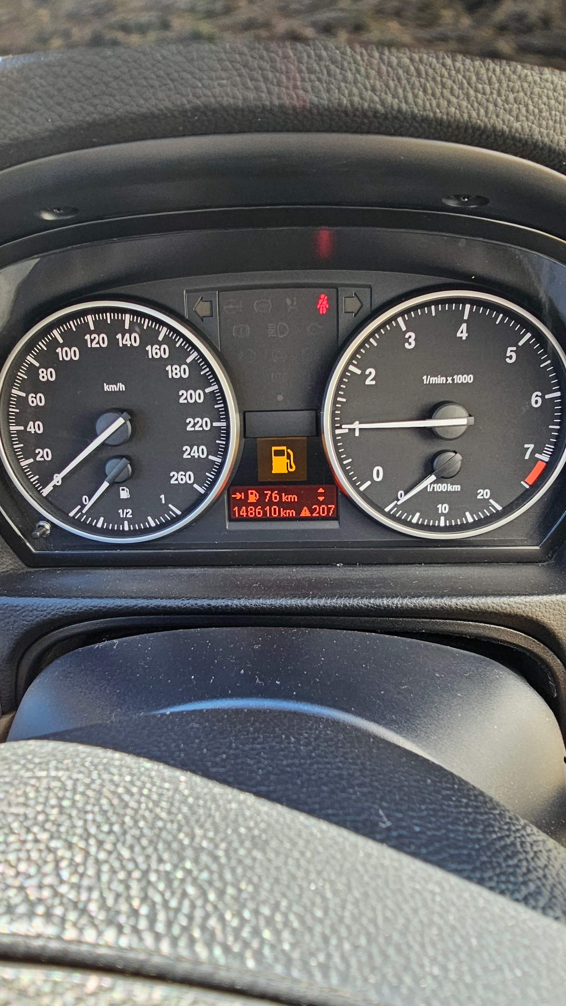 BMW 320i Touring-image-7