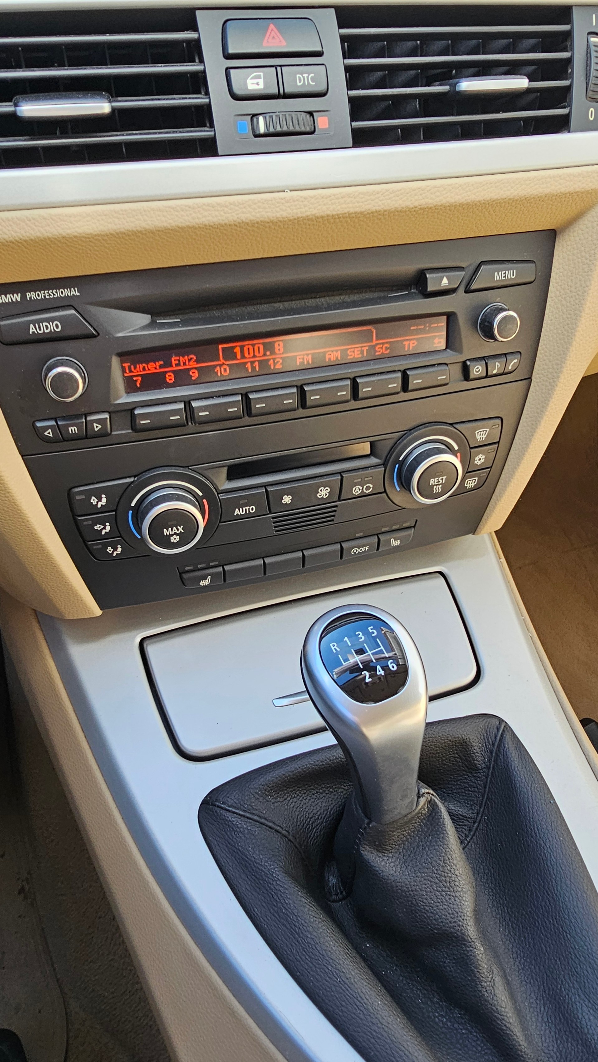 BMW 320i Touring-image-8