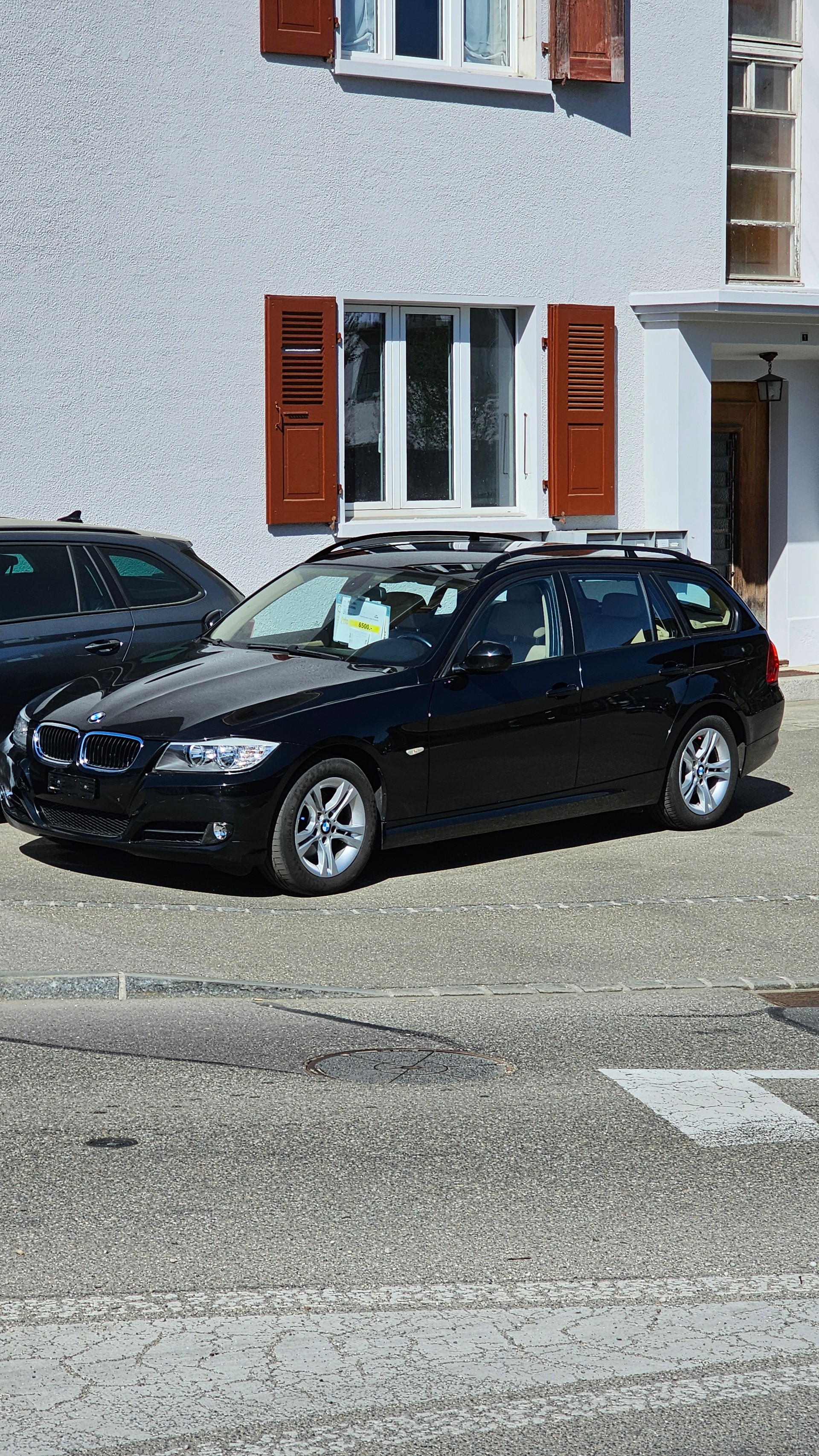 BMW 320i Touring-image-2