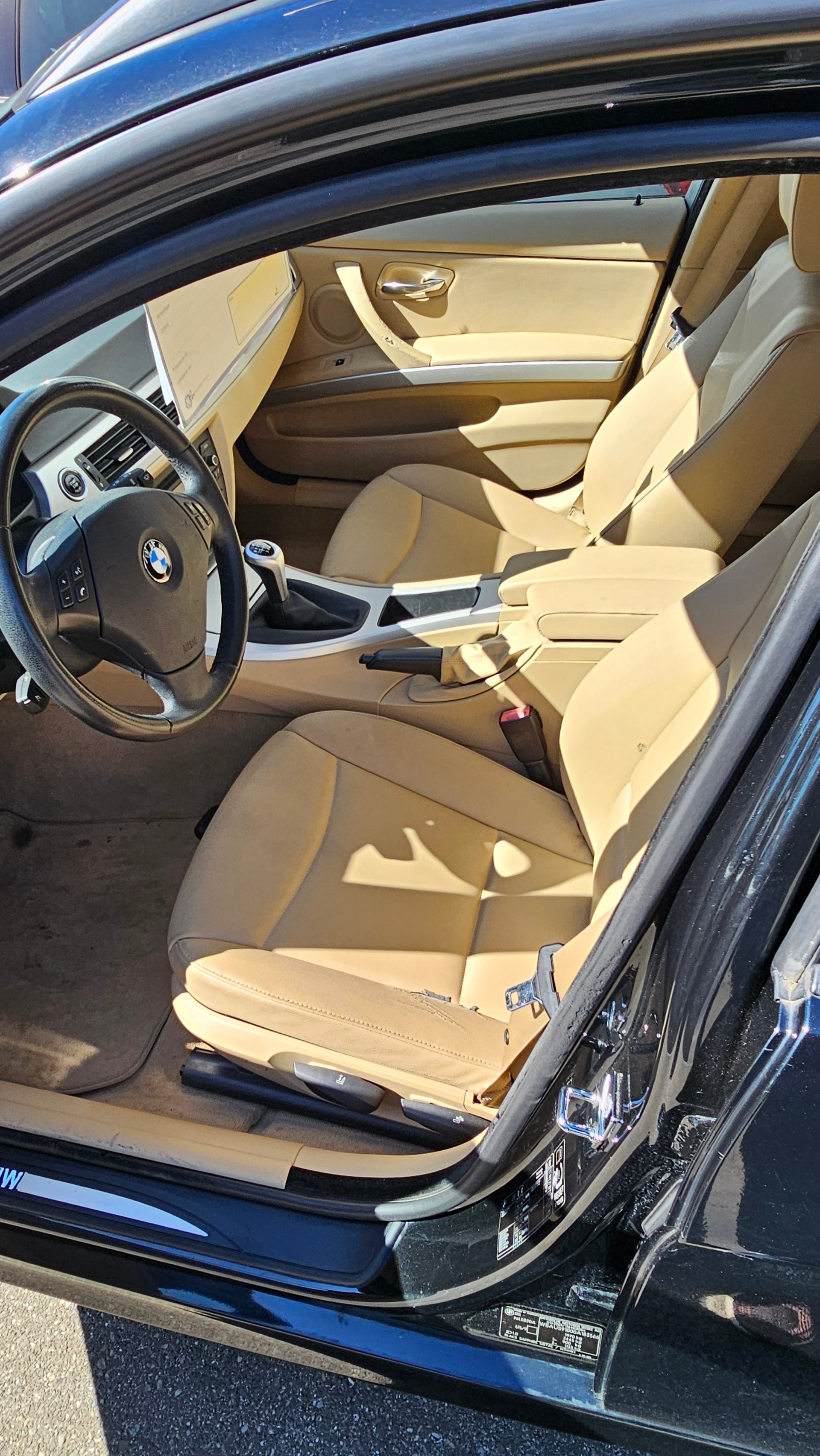 BMW 320i Touring-image-5