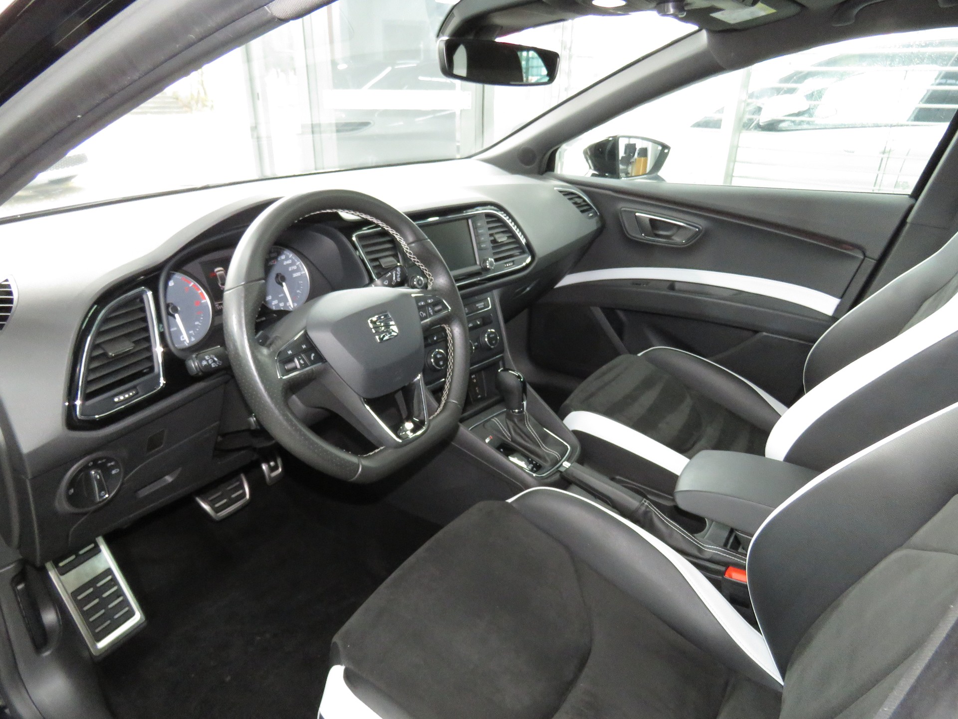 SEAT Leon ST 2.0 TSI Cupra 290 PS DSG (Automat)-image-6