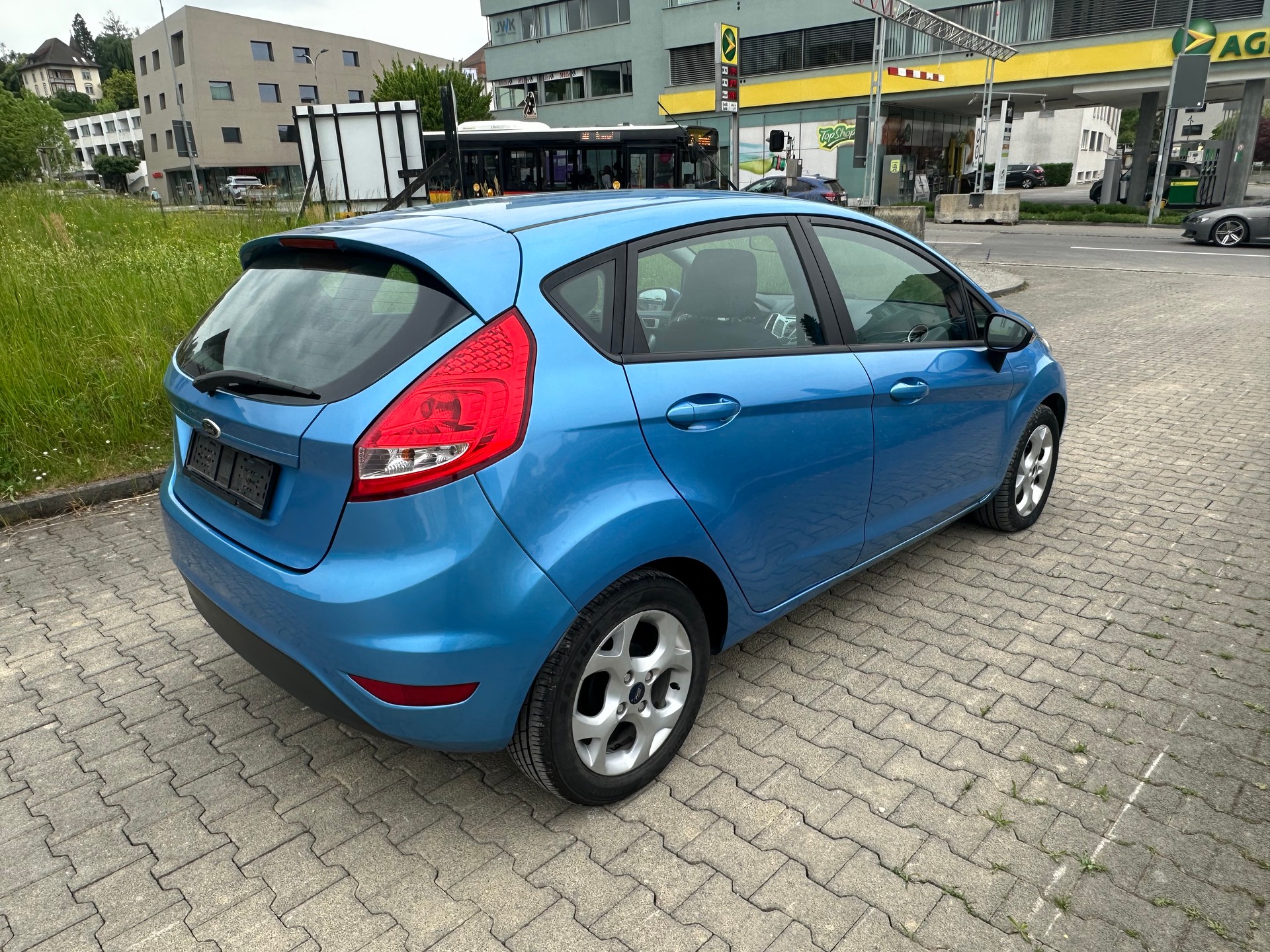 FORD Fiesta 1.25 16V Ambiente-image-4