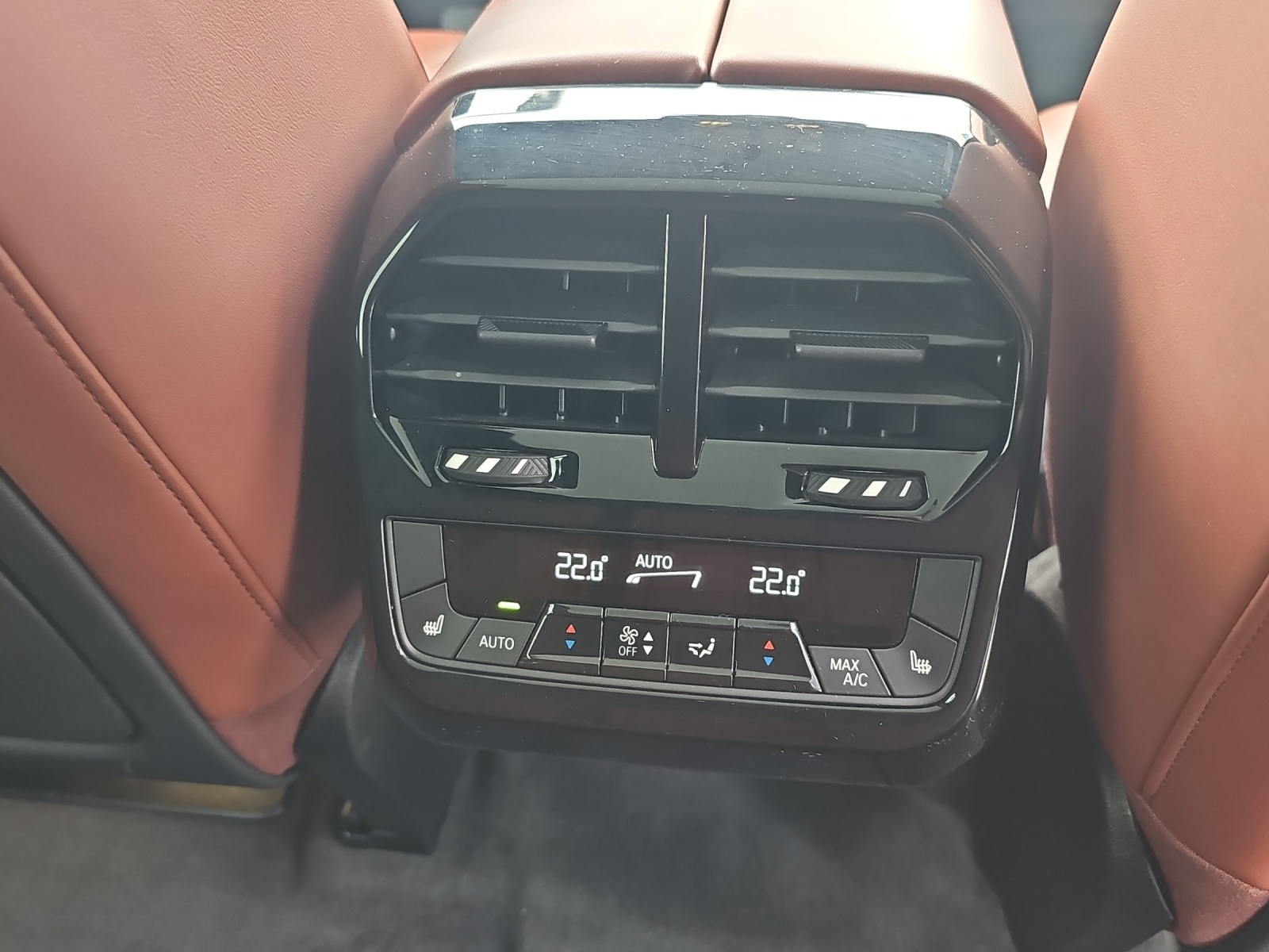 BMW iX xDrive50-image-21