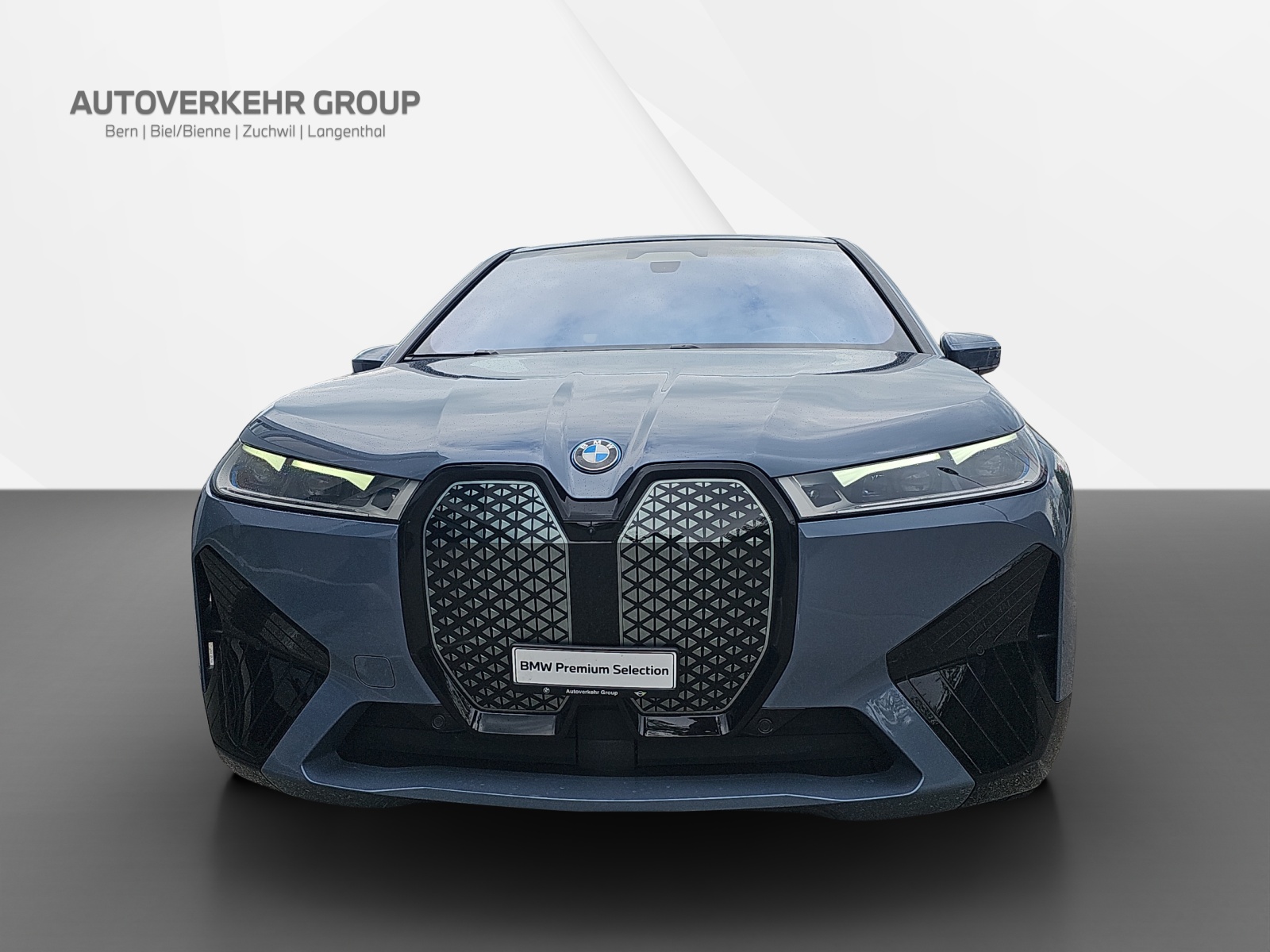 BMW iX xDrive50-showroom-element-1