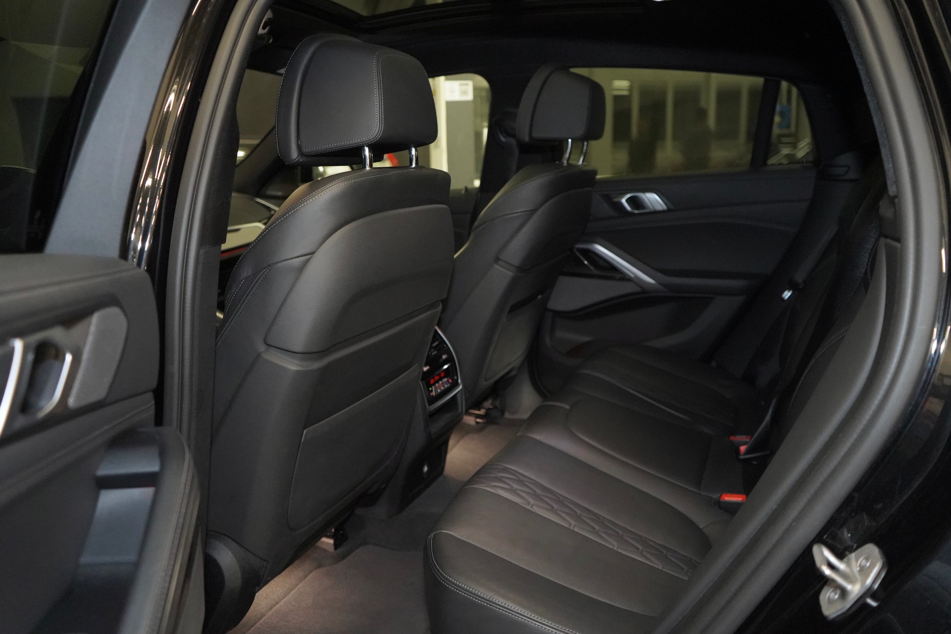 BMW X6 xDrive 48V 40d Steptronic M Sport-image-8