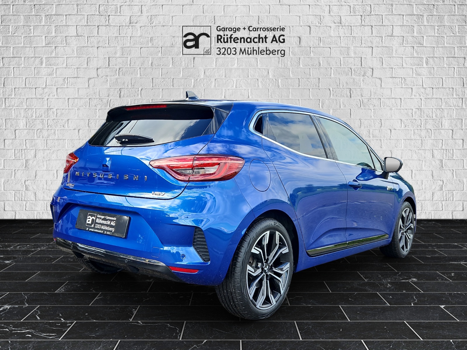MITSUBISHI Colt 1.6 HEV Instyle-showroom-element-1