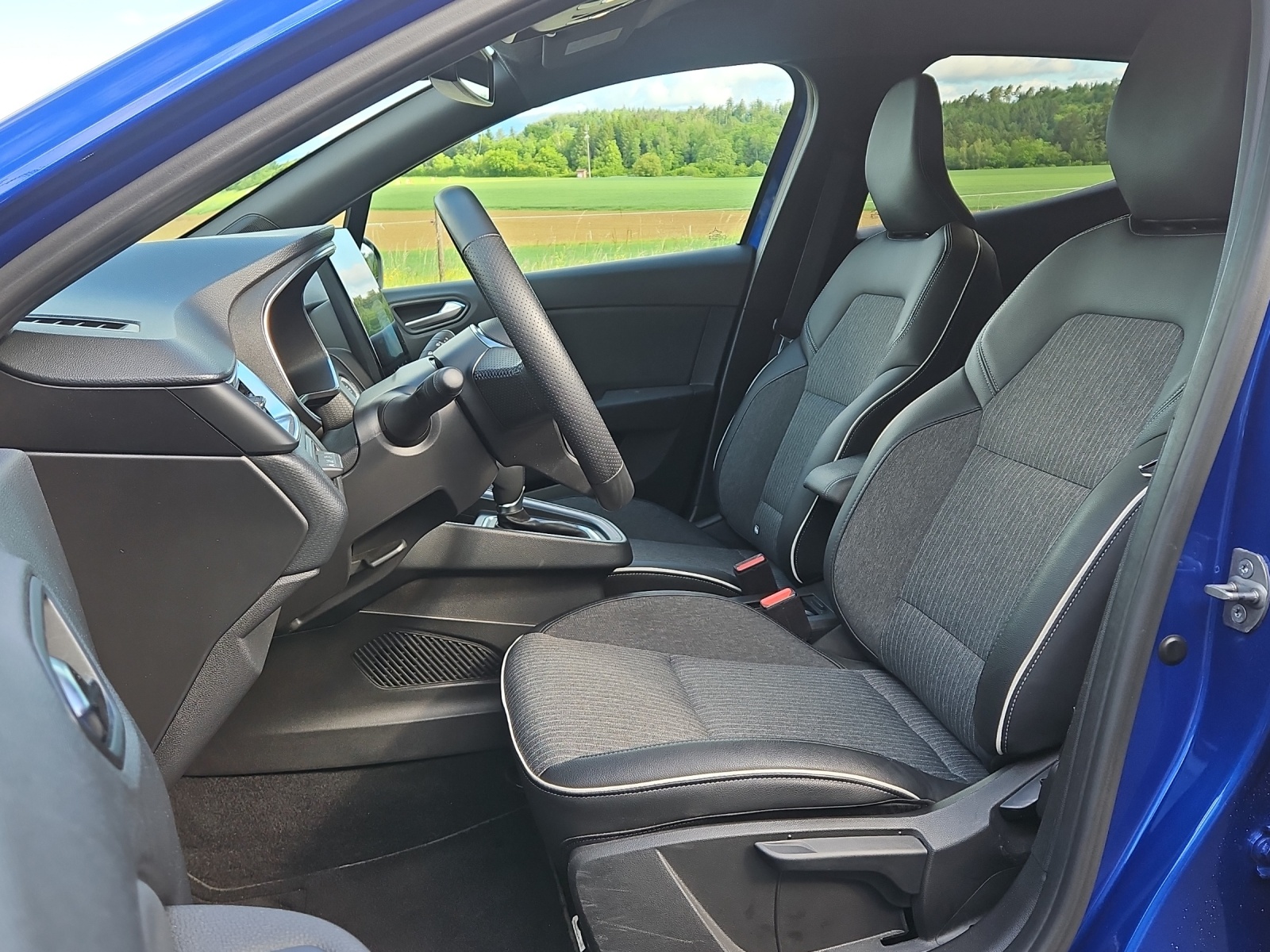 MITSUBISHI Colt 1.6 HEV Instyle-image-6