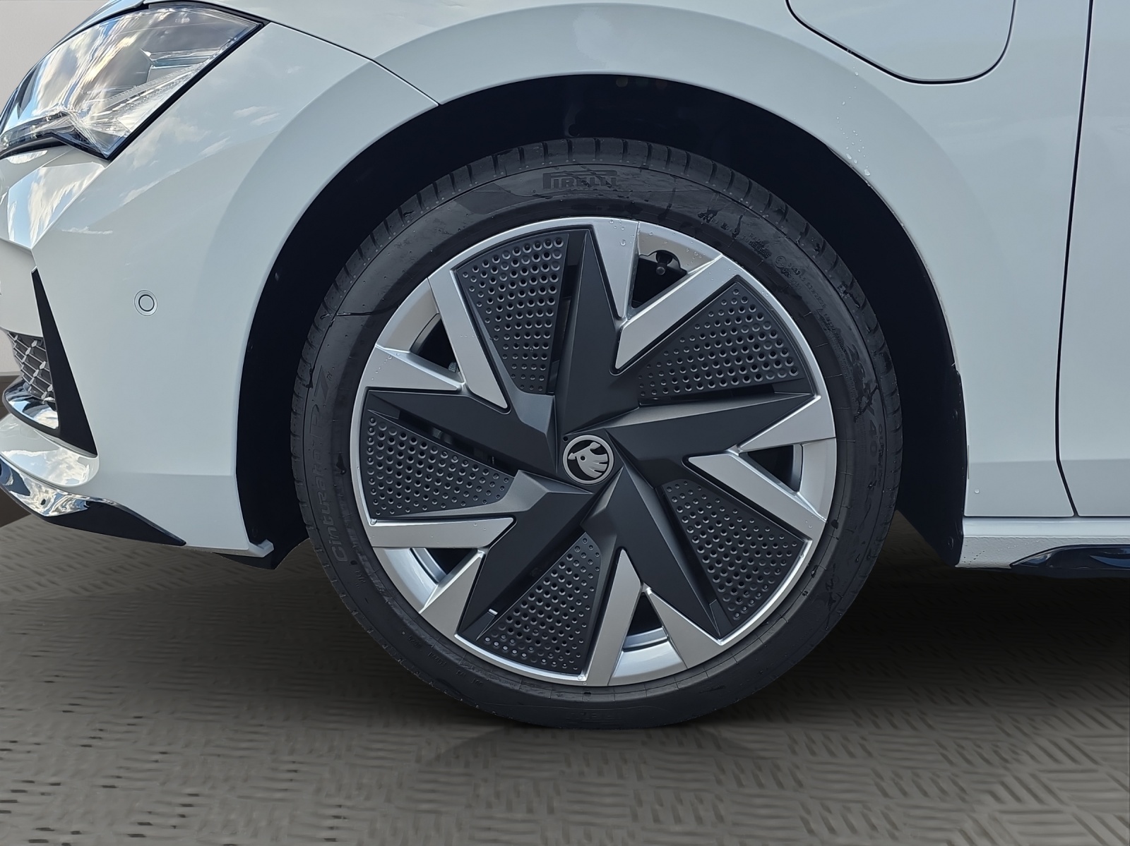 SKODA Superb Combi 1.5 TSI PHEV Sportline DSG-image-6