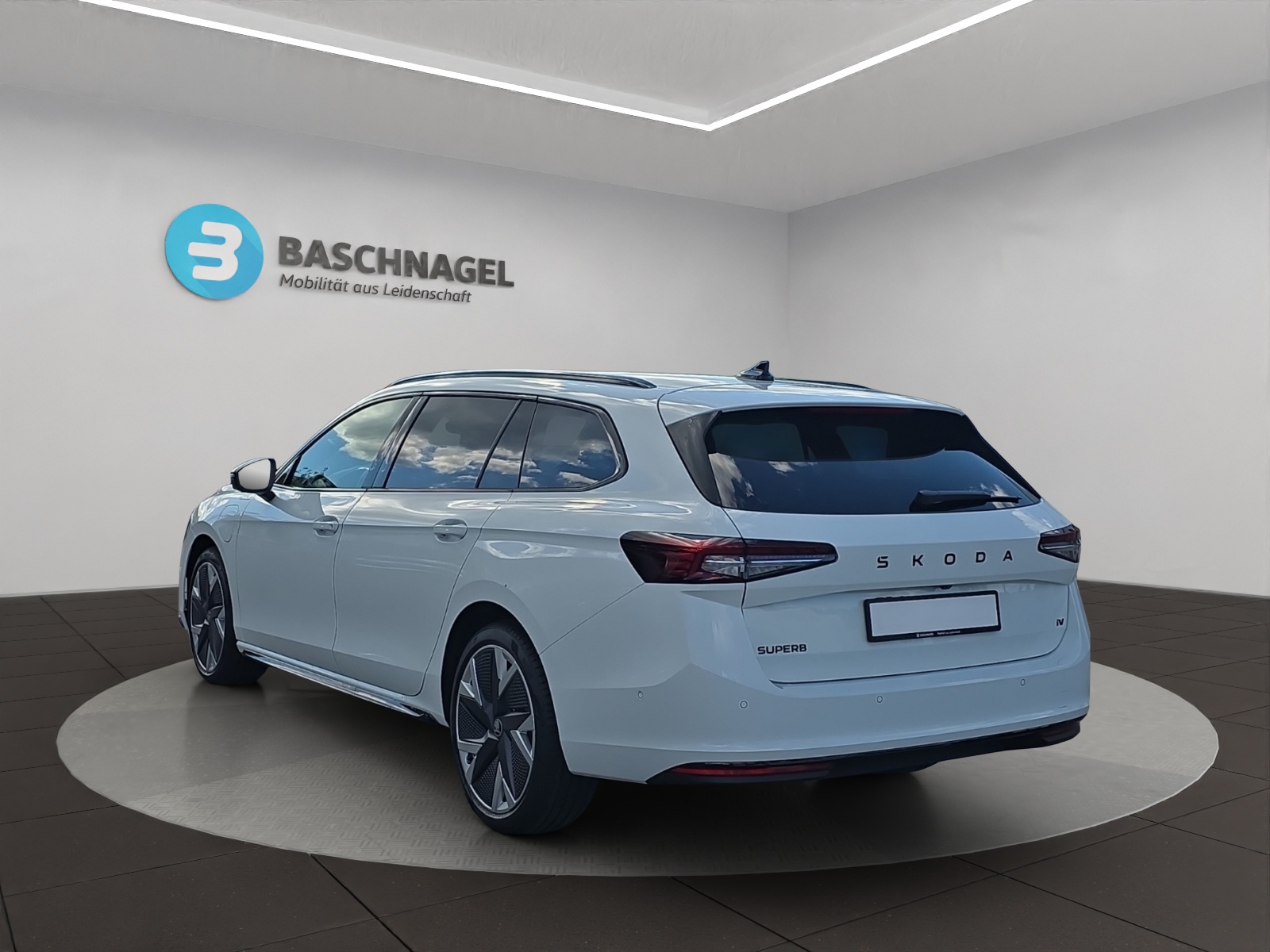 SKODA Superb Combi 1.5 TSI PHEV Sportline DSG-showroom-element-2