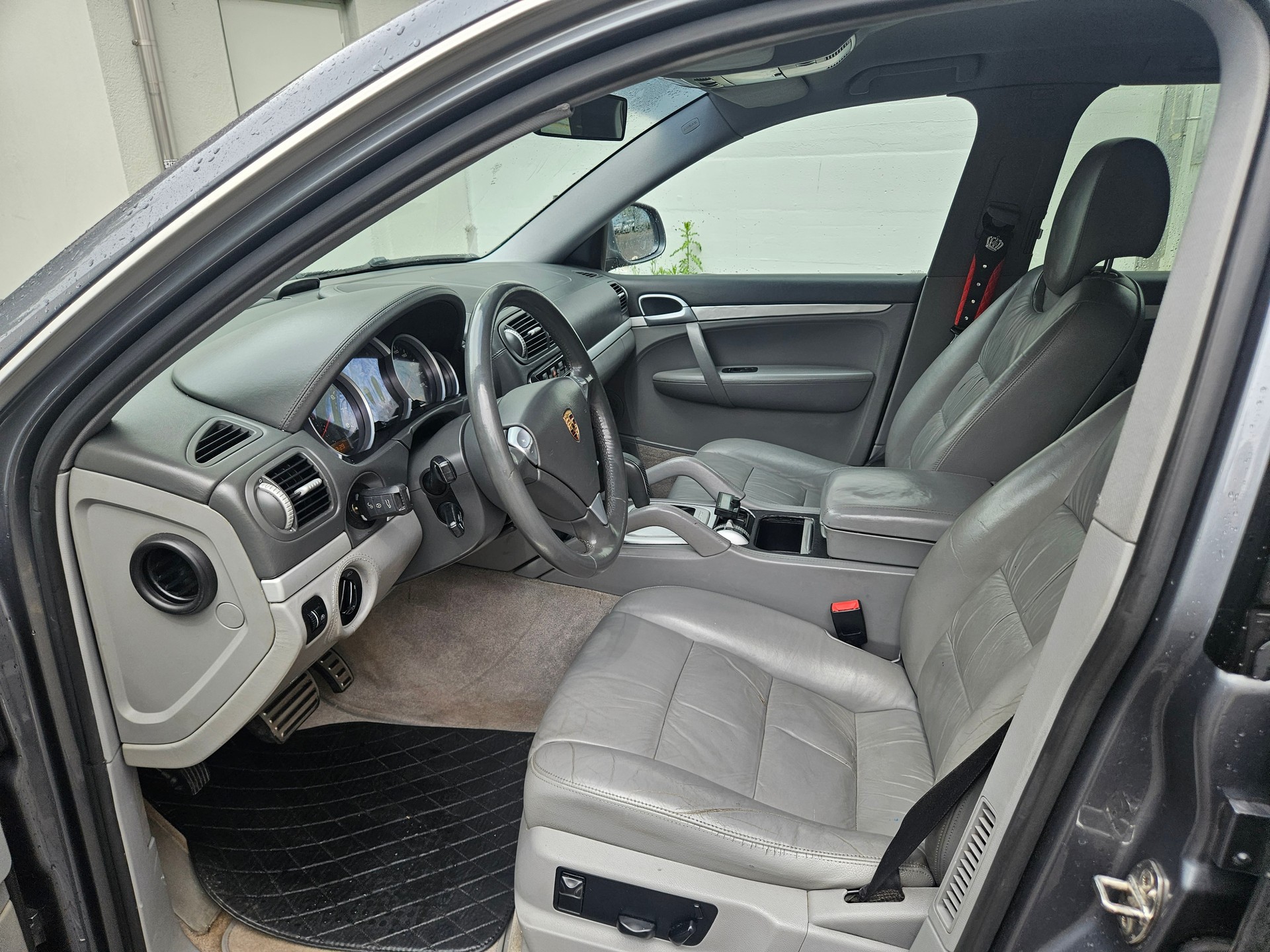 PORSCHE Cayenne S-image-9