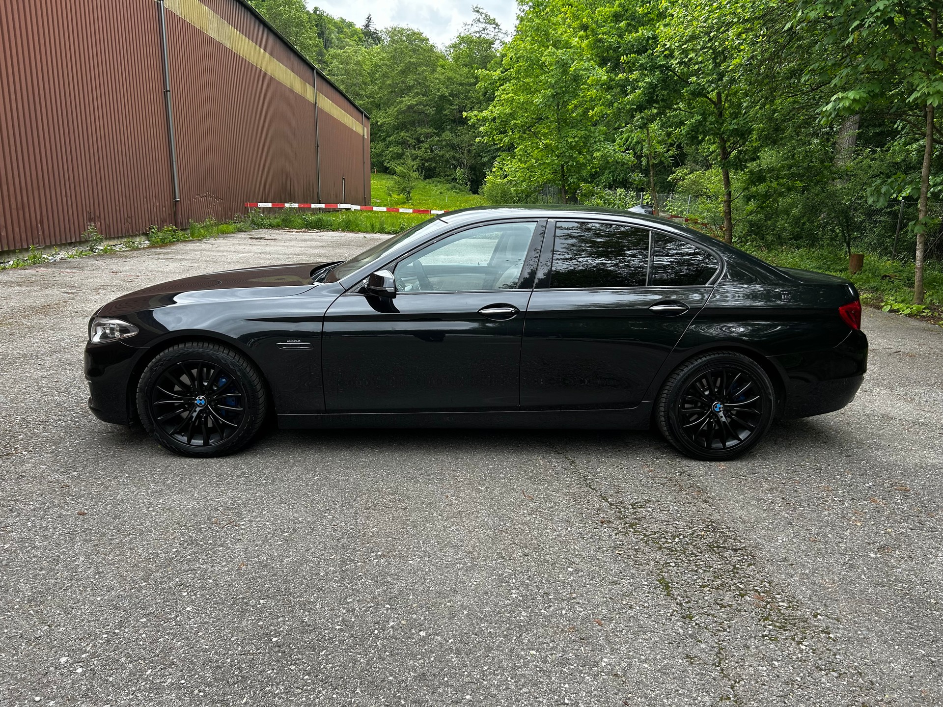 BMW 525d xDrive Modern Line Steptronic-image-2