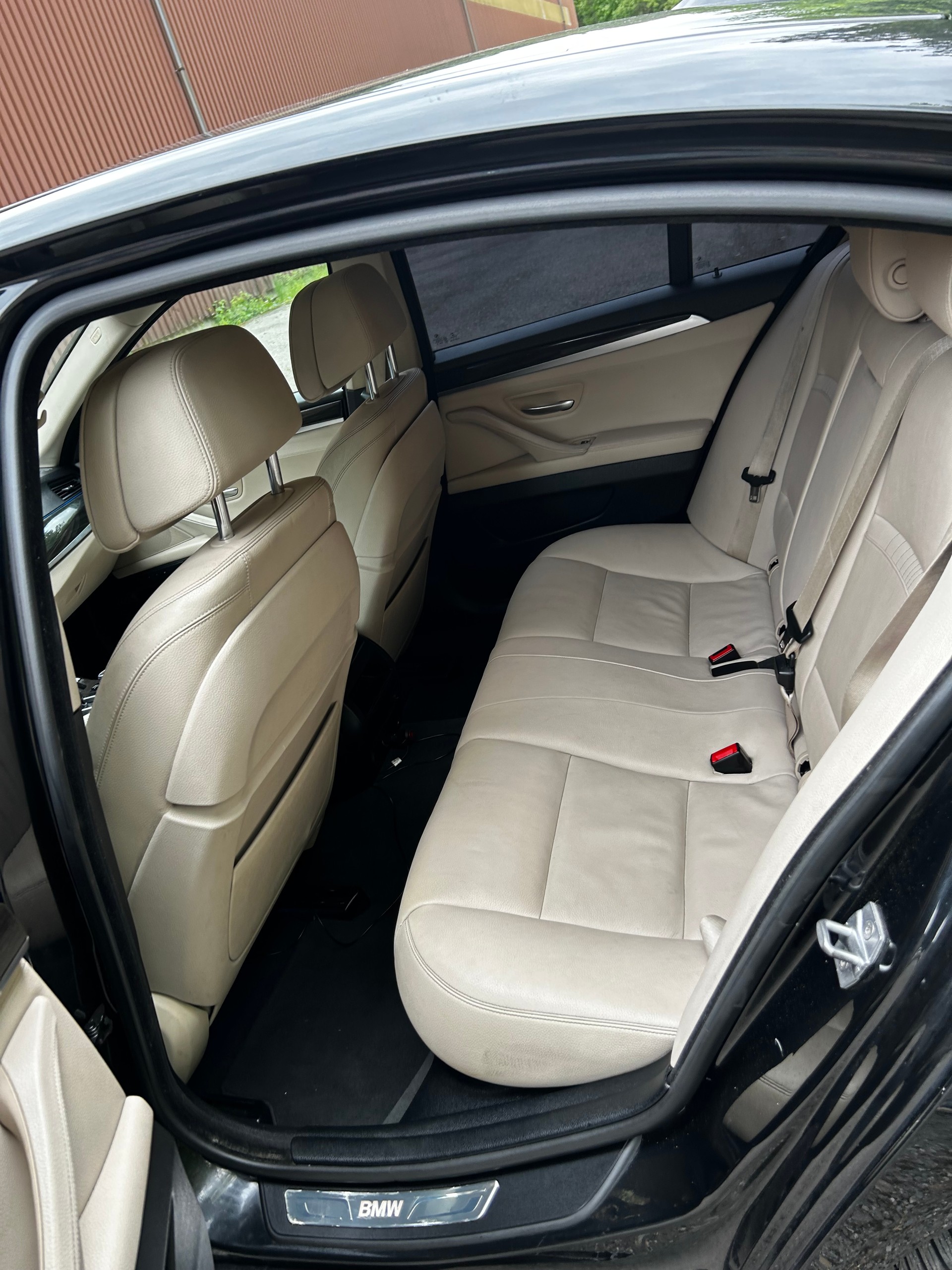BMW 525d xDrive Modern Line Steptronic-image-8