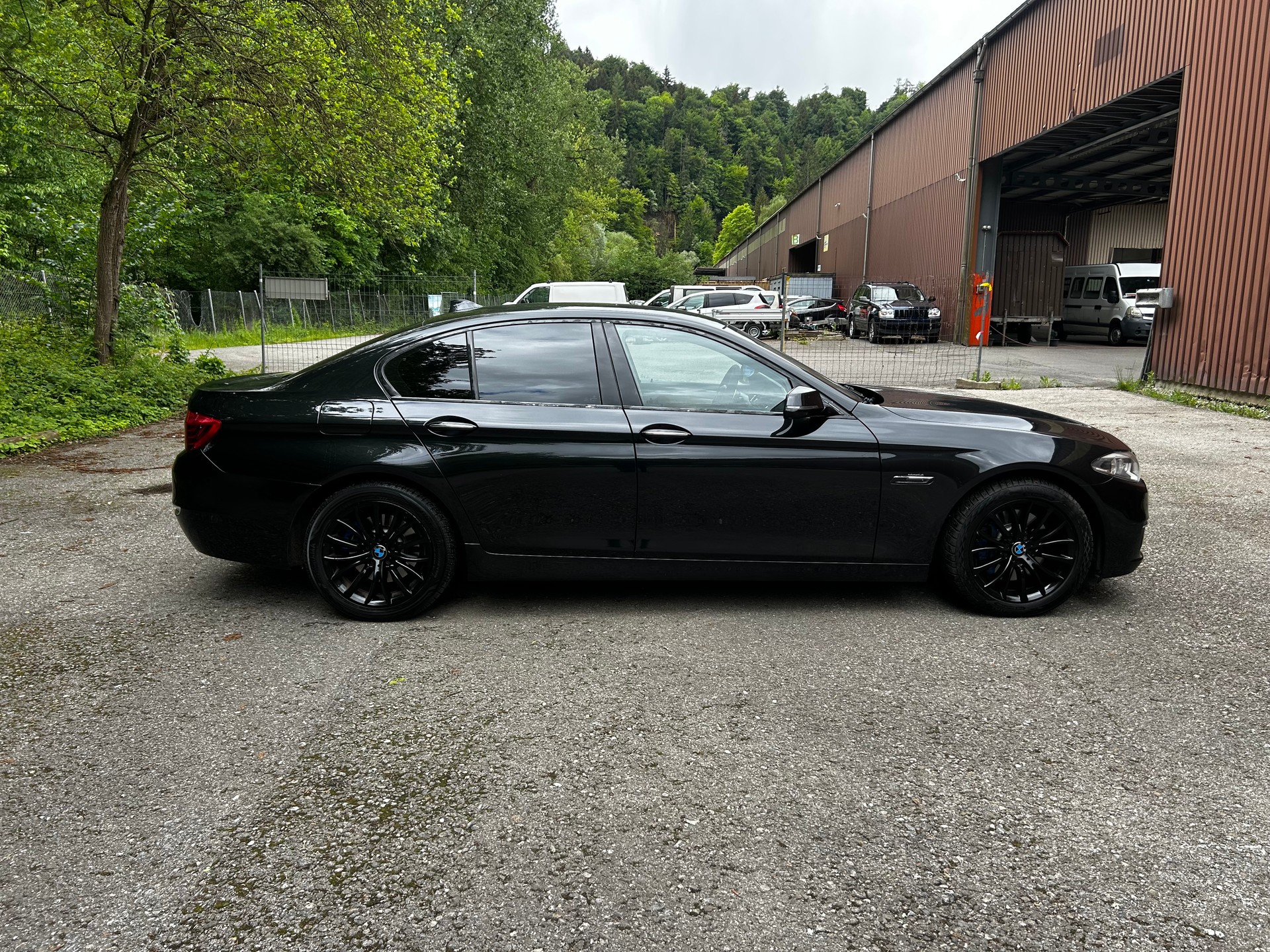 BMW 525d xDrive Modern Line Steptronic-image-3