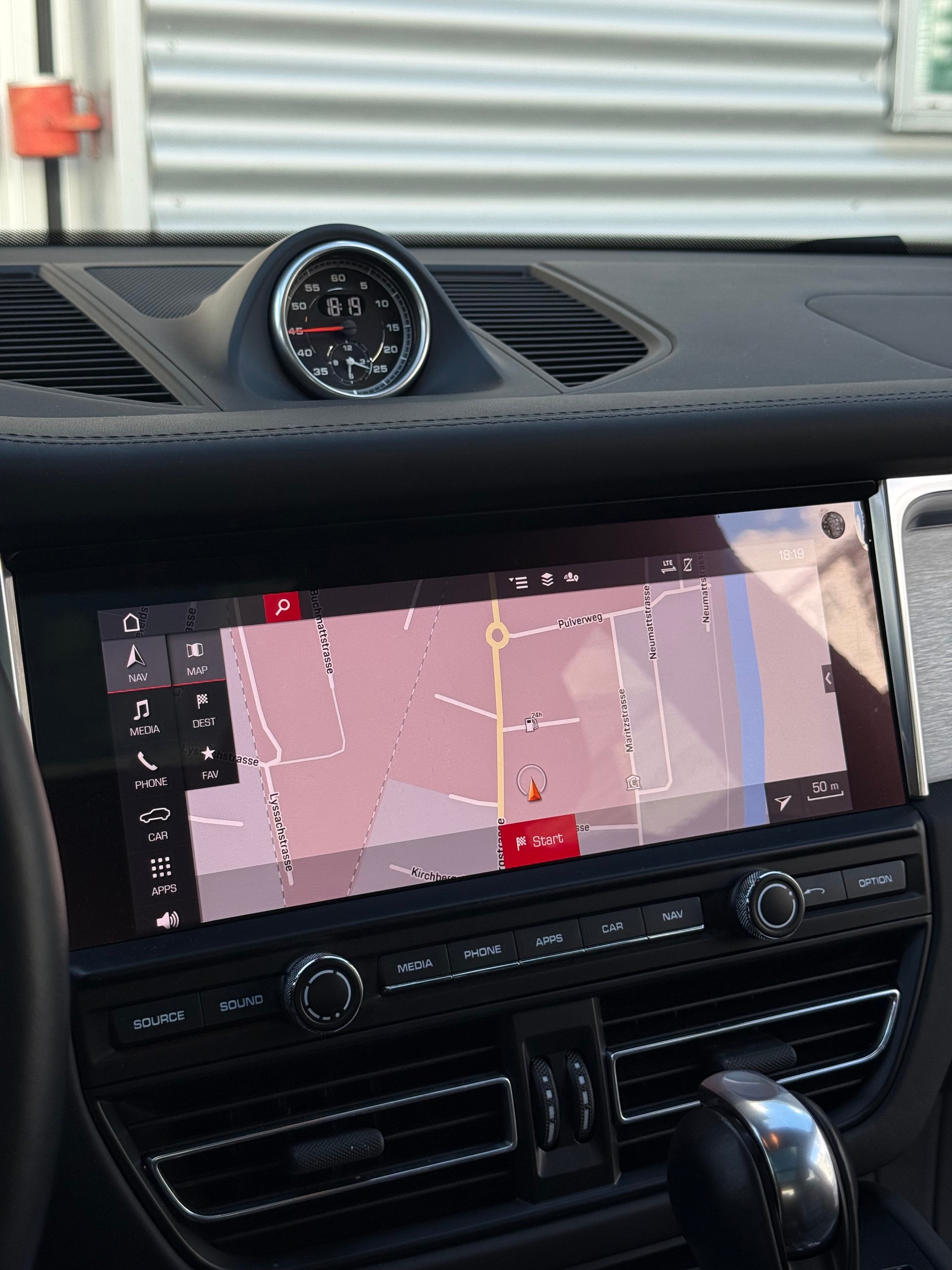 PORSCHE Macan GTS PDK-image-13