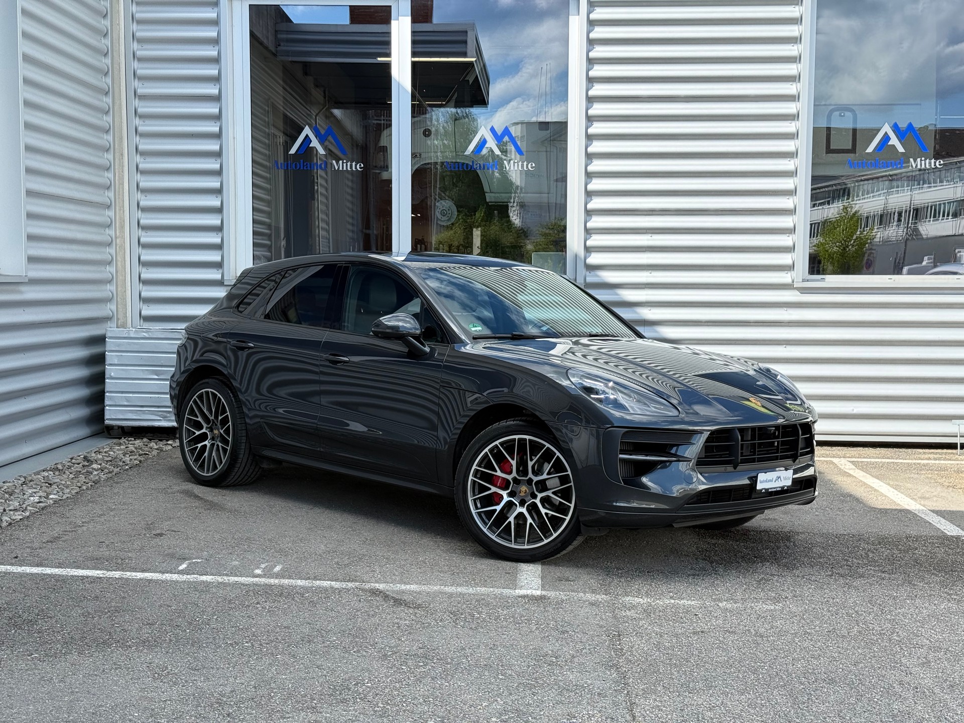 PORSCHE Macan GTS PDK-showroom-element-1