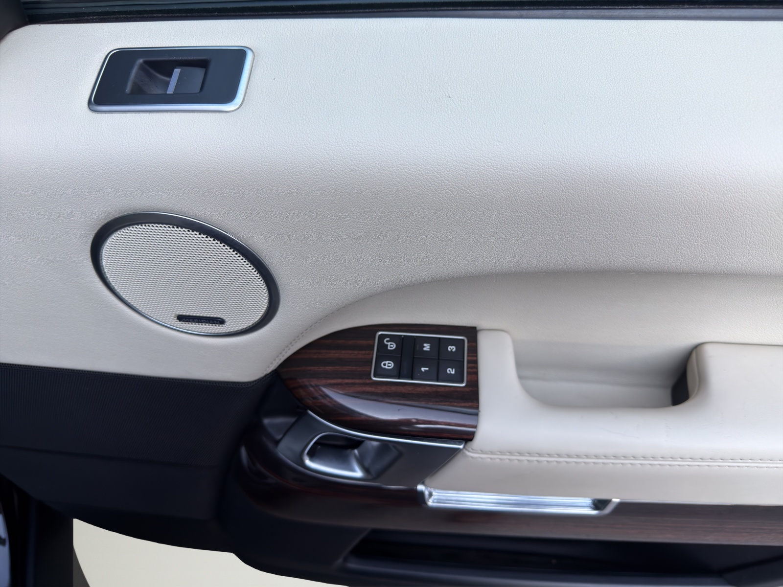 LAND ROVER Range Rover 3.0 TDV6 Vogue Automatic-image-16