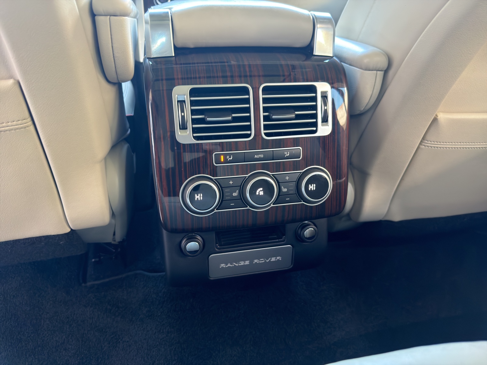 LAND ROVER Range Rover 3.0 TDV6 Vogue Automatic-image-26