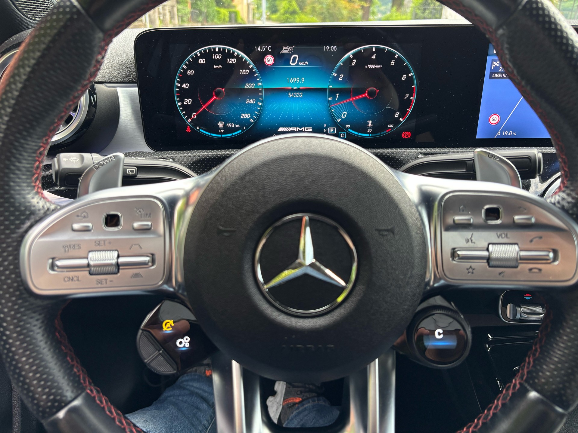 MERCEDES-BENZ A 35 AMG 4matic-image-5