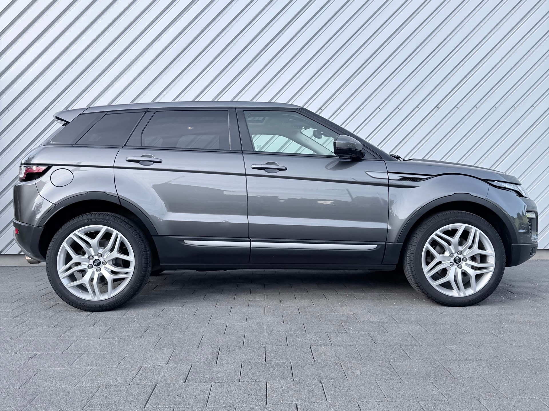LAND ROVER Range Rover Evoque 2.0 TD4 HSE Dynamic-showroom-element-1