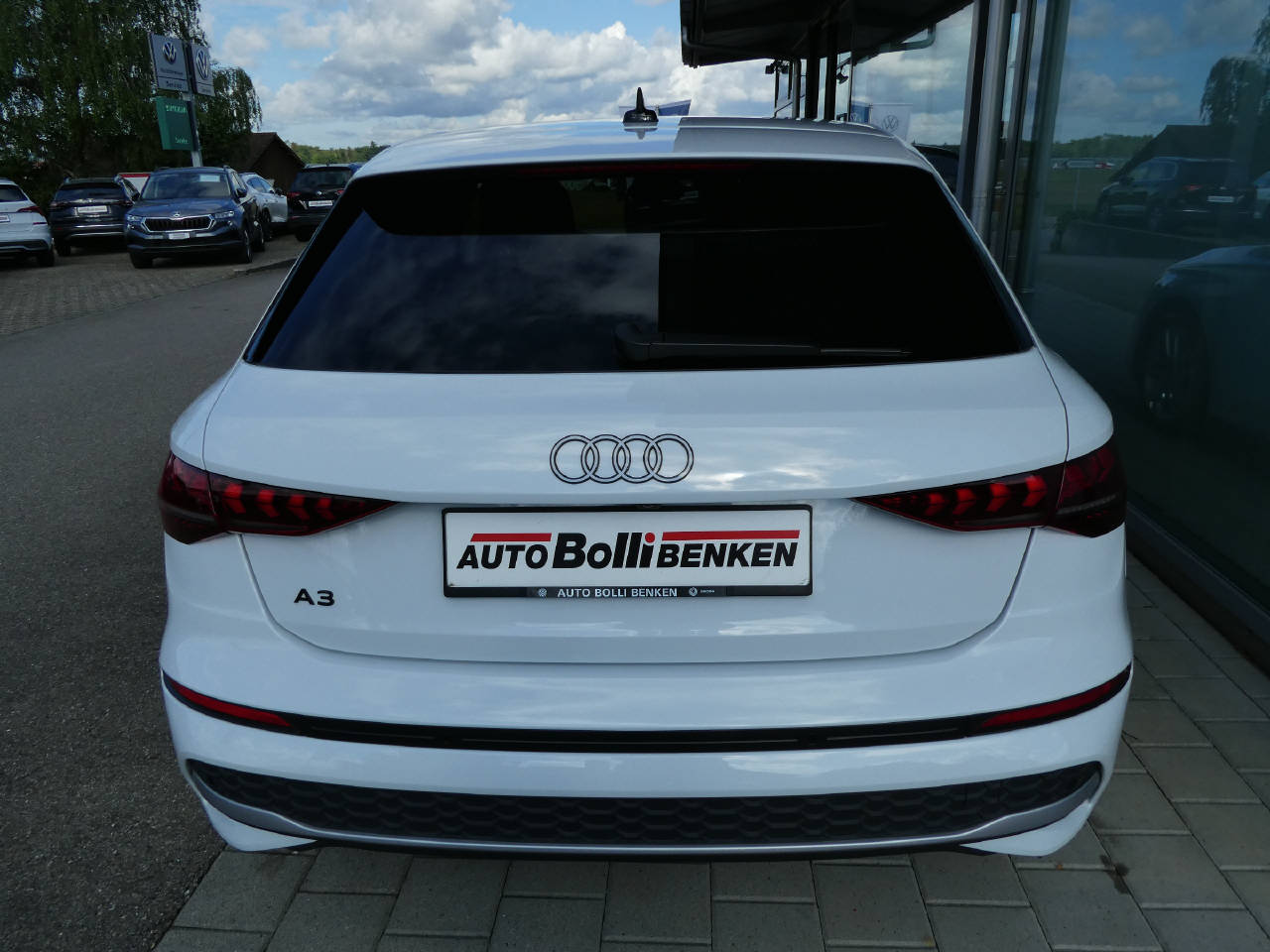 AUDI A3 Sportback 1.5 35 TFSI Attraction S-Tronic-image-4