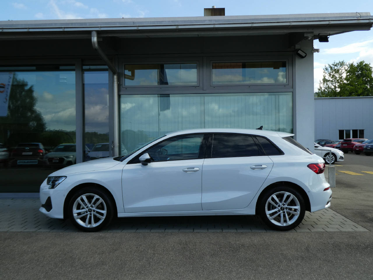 AUDI A3 Sportback 1.5 35 TFSI Attraction S-Tronic-image-6