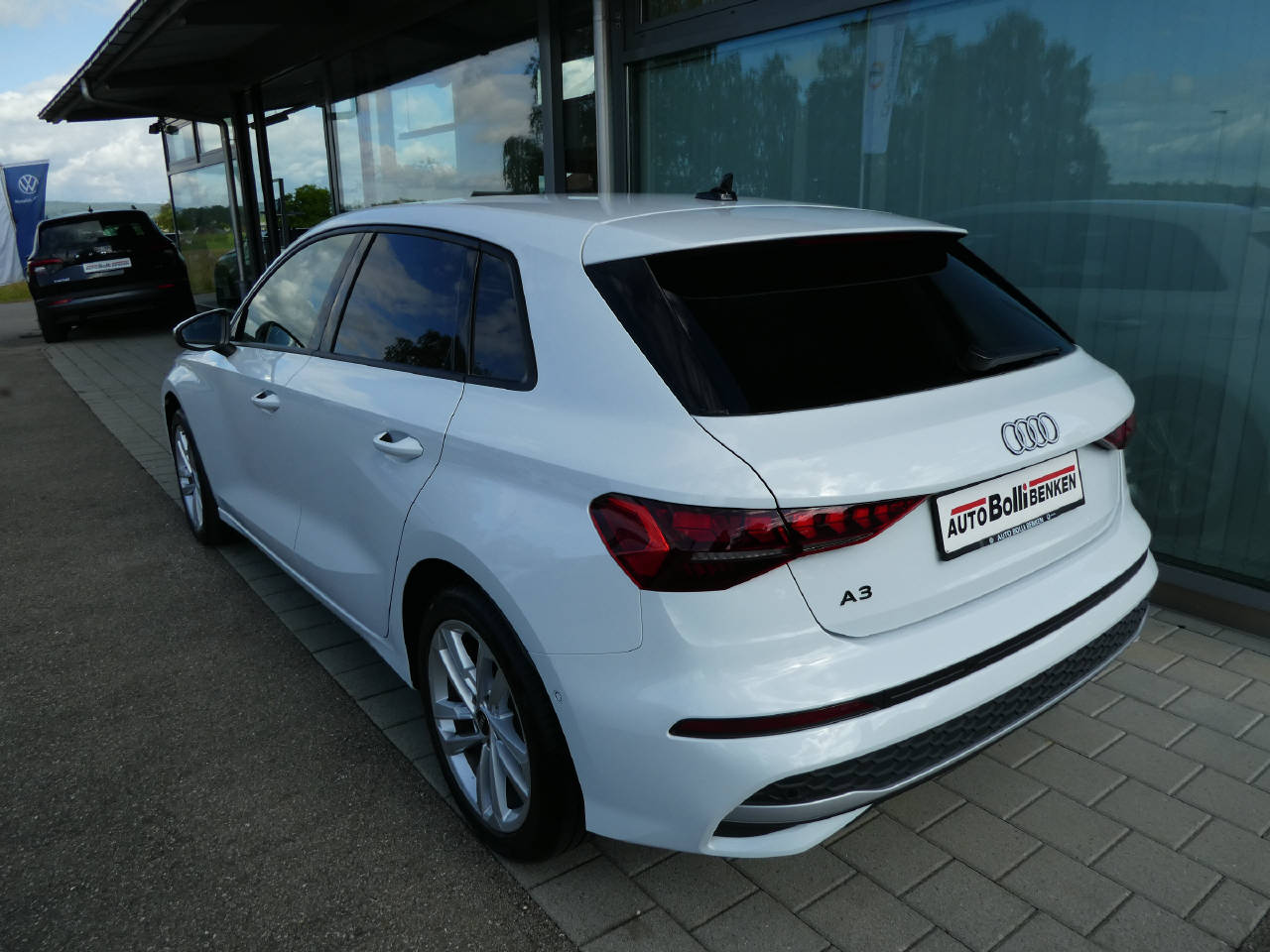 AUDI A3 Sportback 1.5 35 TFSI Attraction S-Tronic-image-5