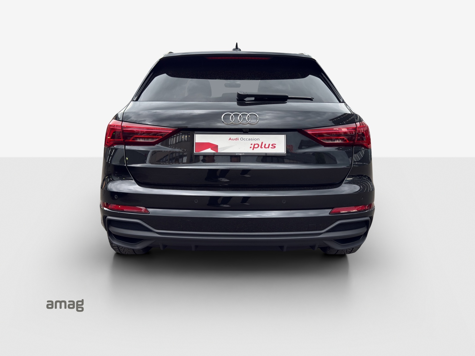 AUDI Q3 35 TFSI S line Attraction S-tronic-showroom-element-3