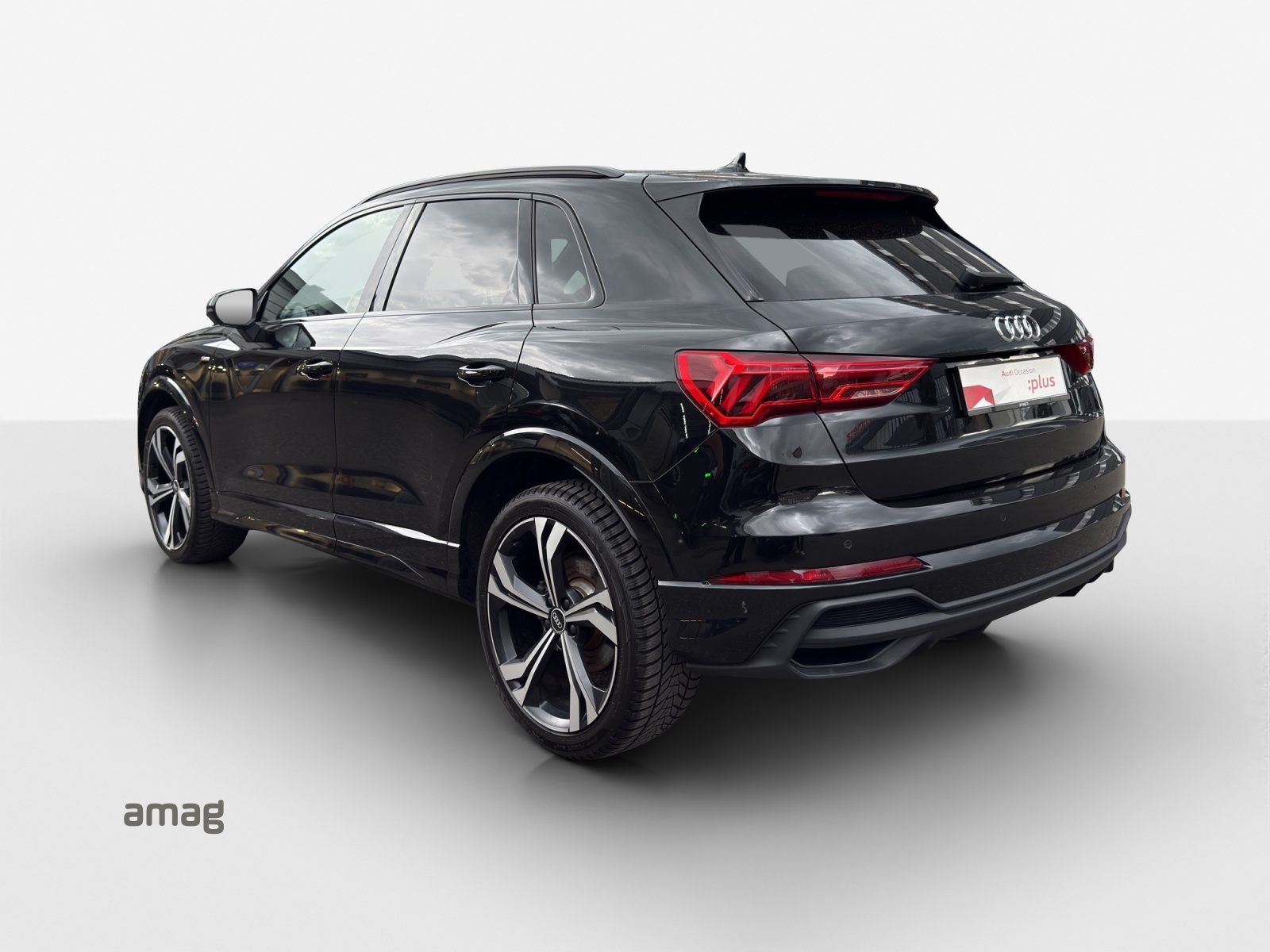 AUDI Q3 35 TFSI S line Attraction S-tronic-showroom-element-2