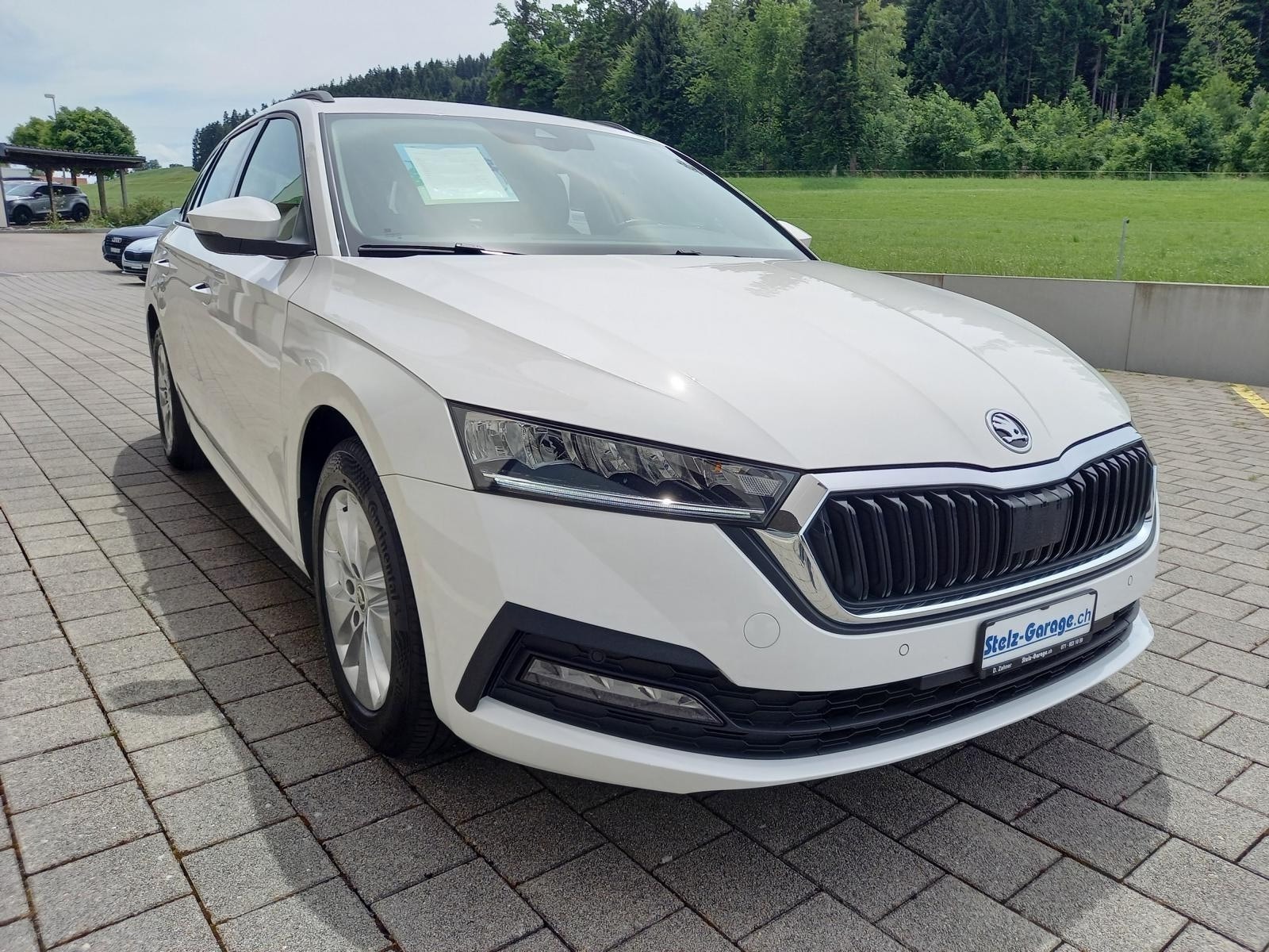 SKODA Octavia Combi 2.0 TDI DSG Ambition 4x4-showroom-element-3